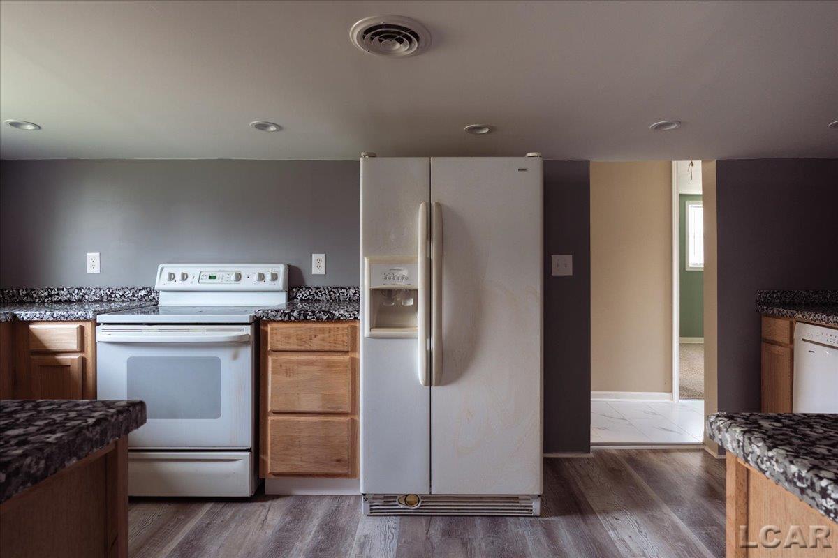 9581 Central Avenue Property Photo 13