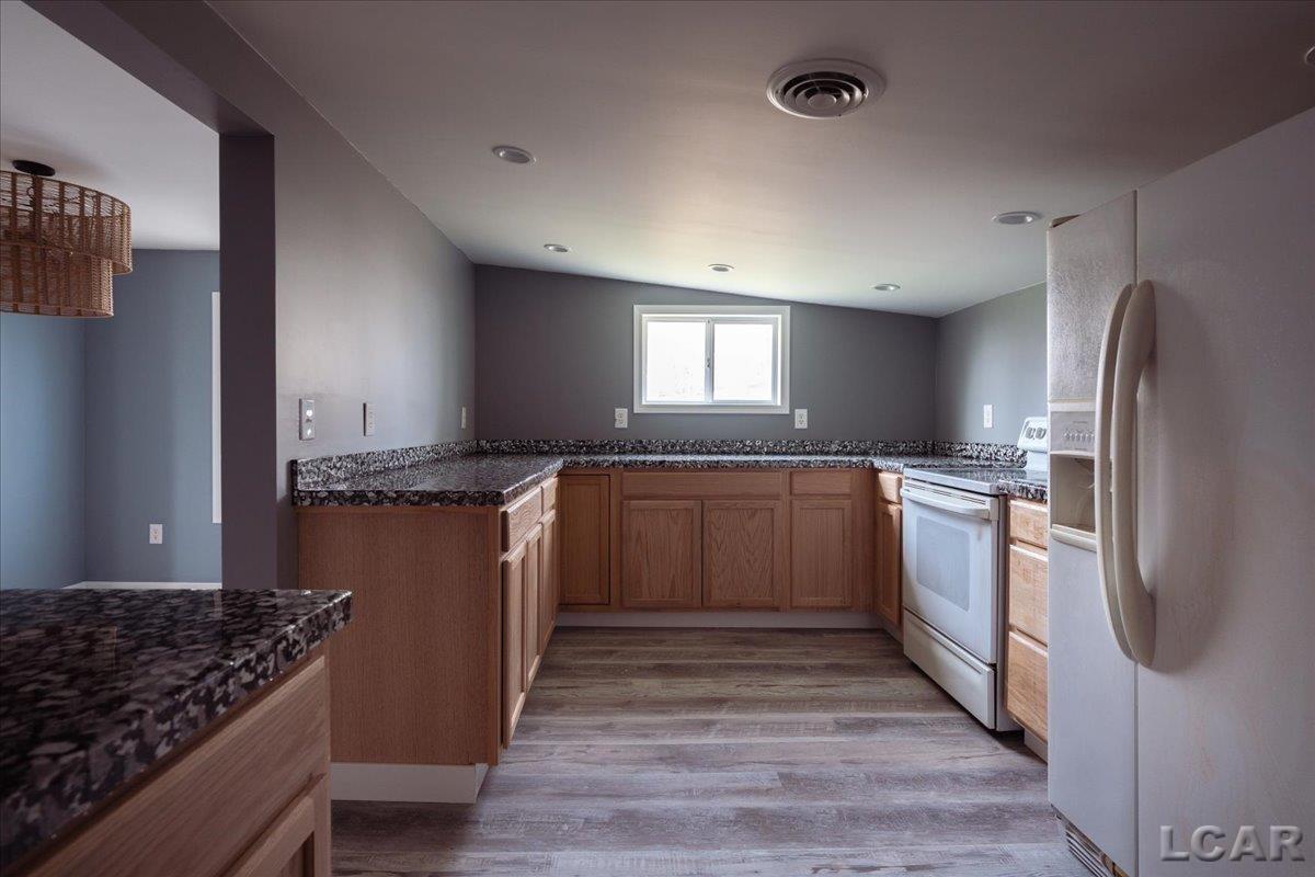9581 Central Avenue Property Photo 14