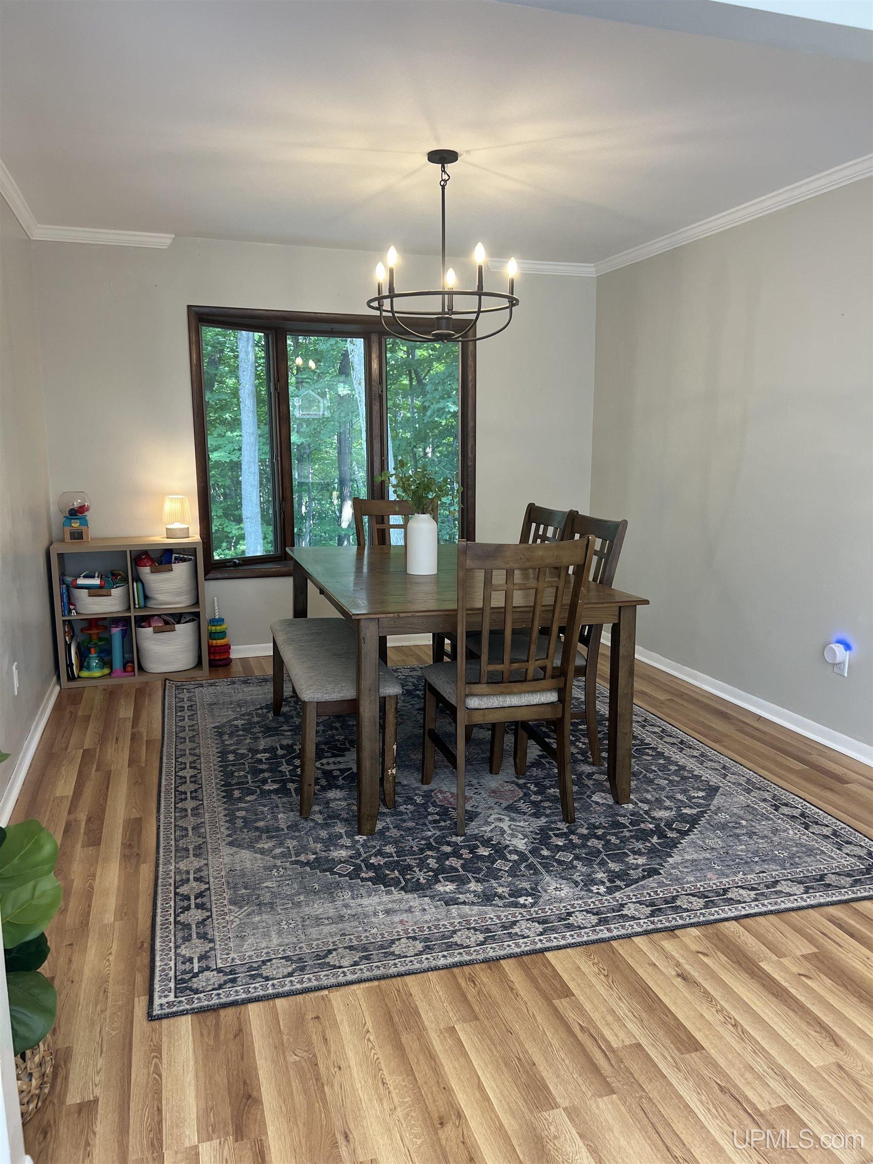 1041 Allouez Road Property Photo 6