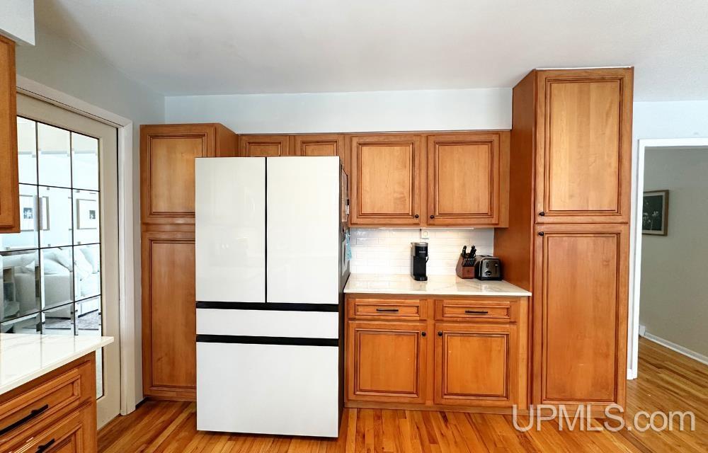 1041 Allouez Road Property Photo 11