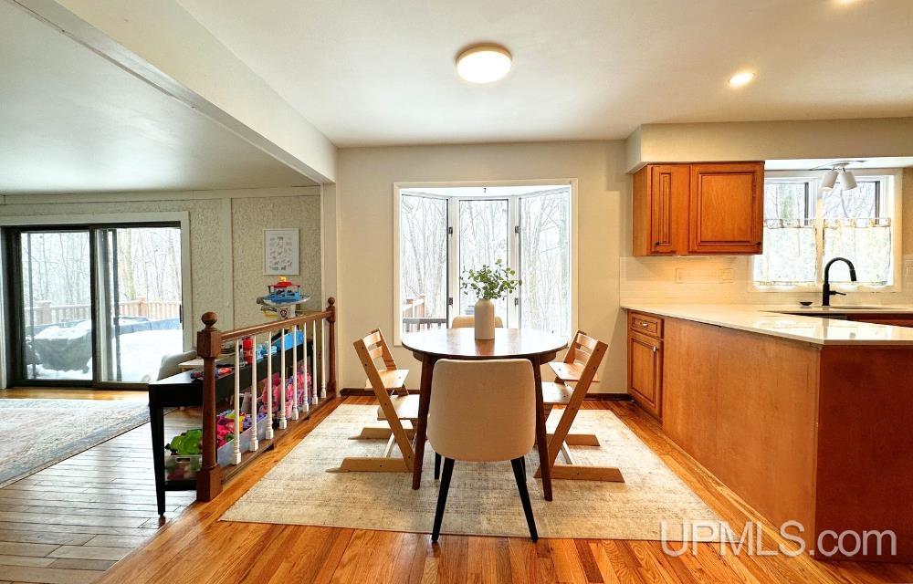 1041 Allouez Road Property Photo 13