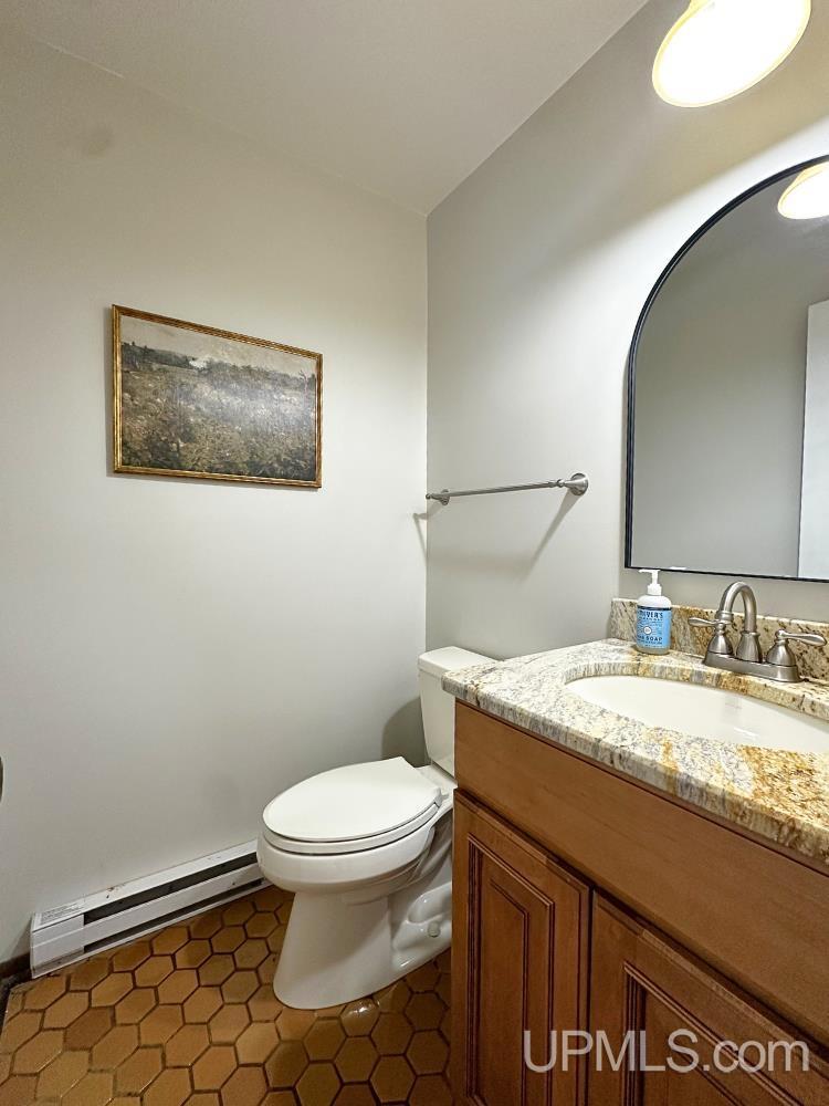 1041 Allouez Road Property Photo 16
