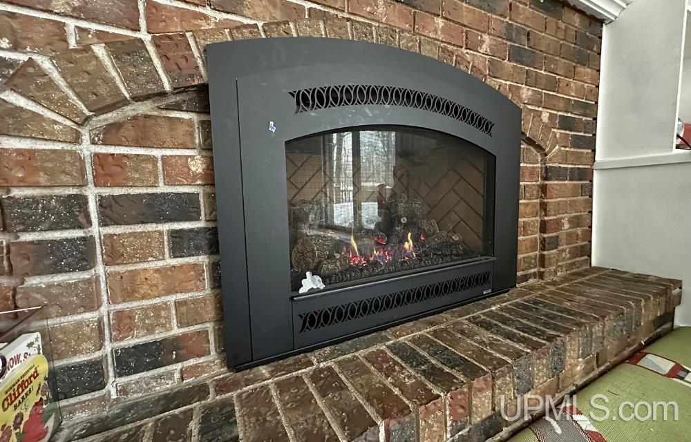 1041 Allouez Road Property Photo 17