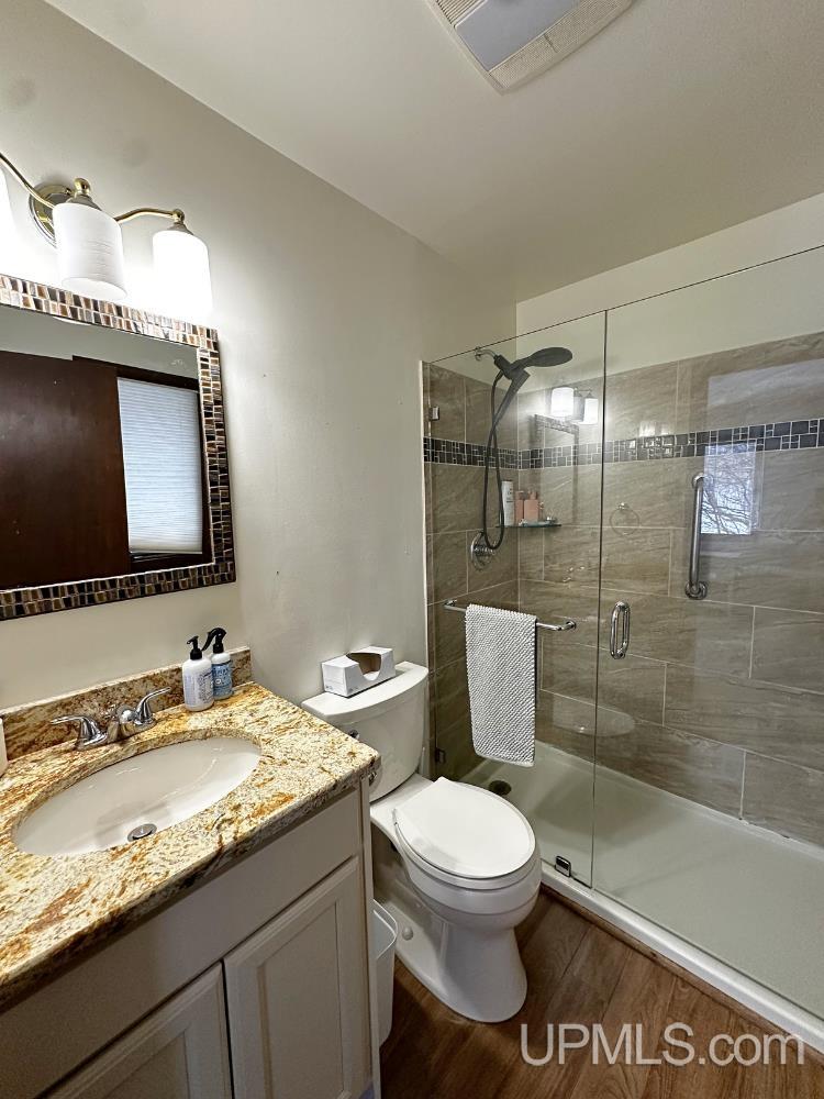 1041 Allouez Road Property Photo 31