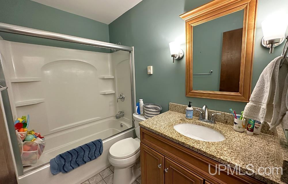 1041 Allouez Road Property Photo 32