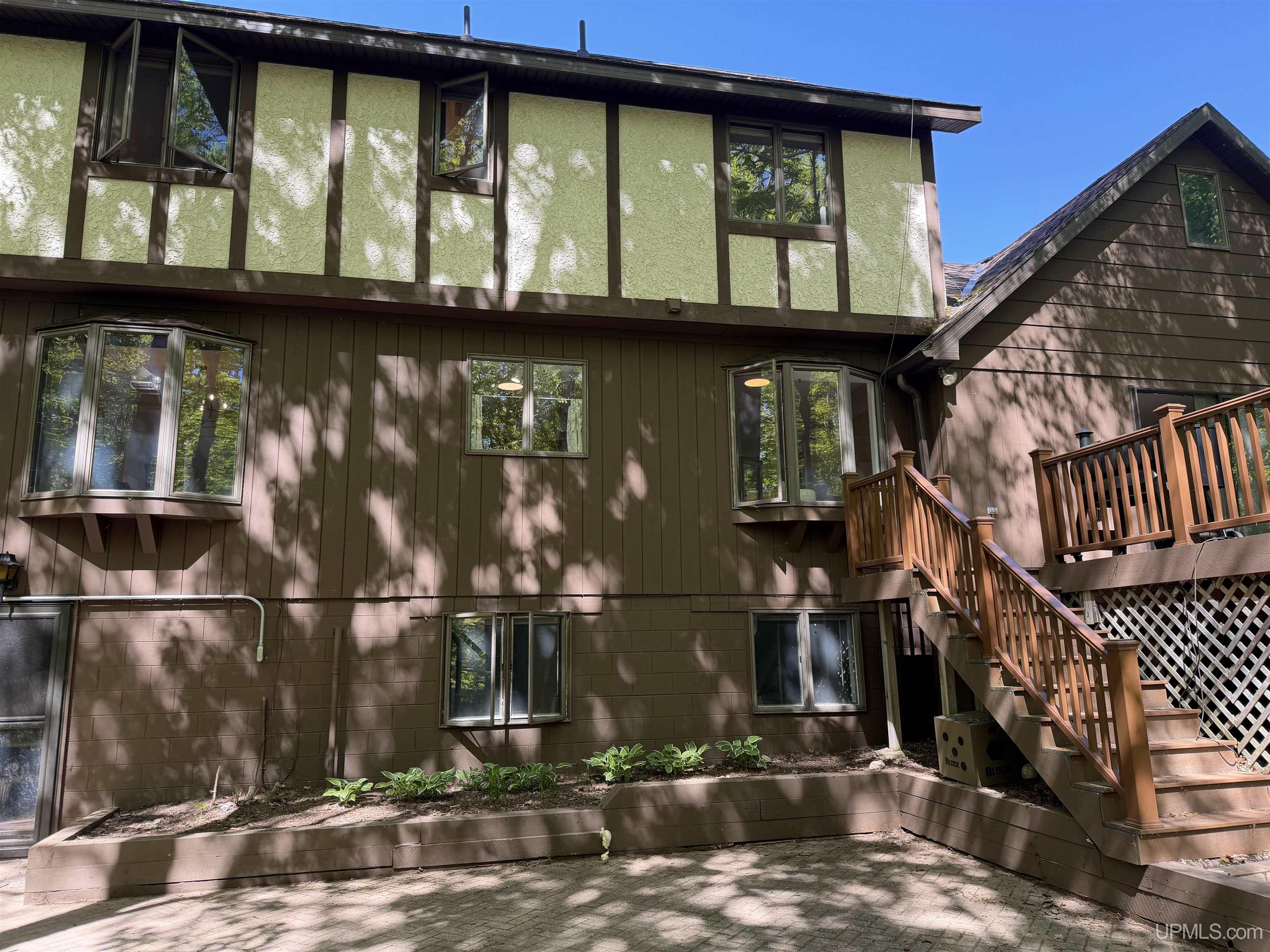 1041 Allouez Road Property Photo 37