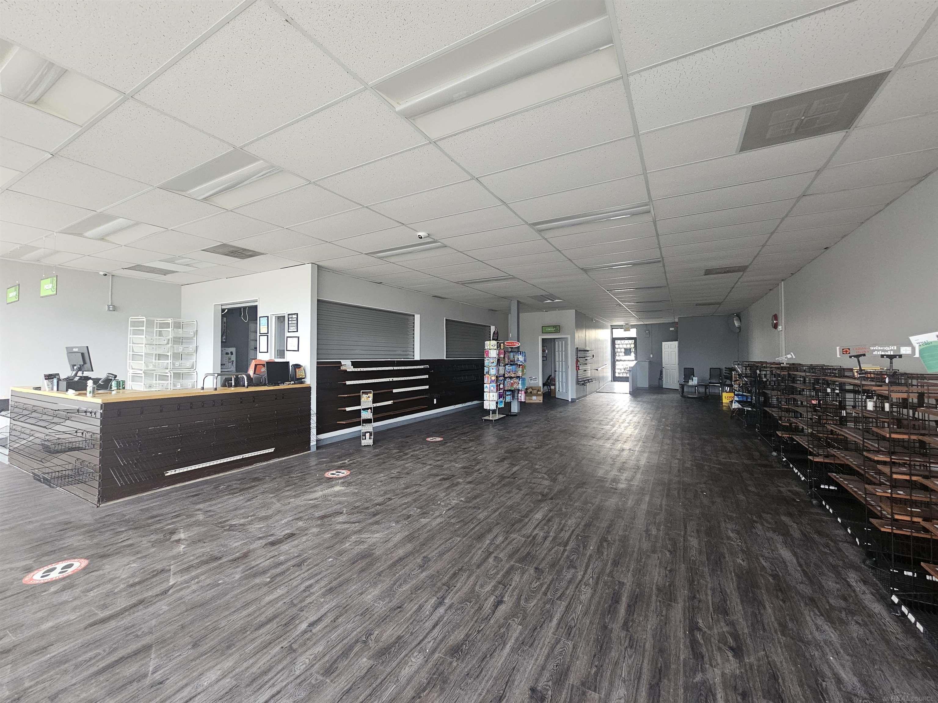 14976 10 Mile Road Property Photo 4