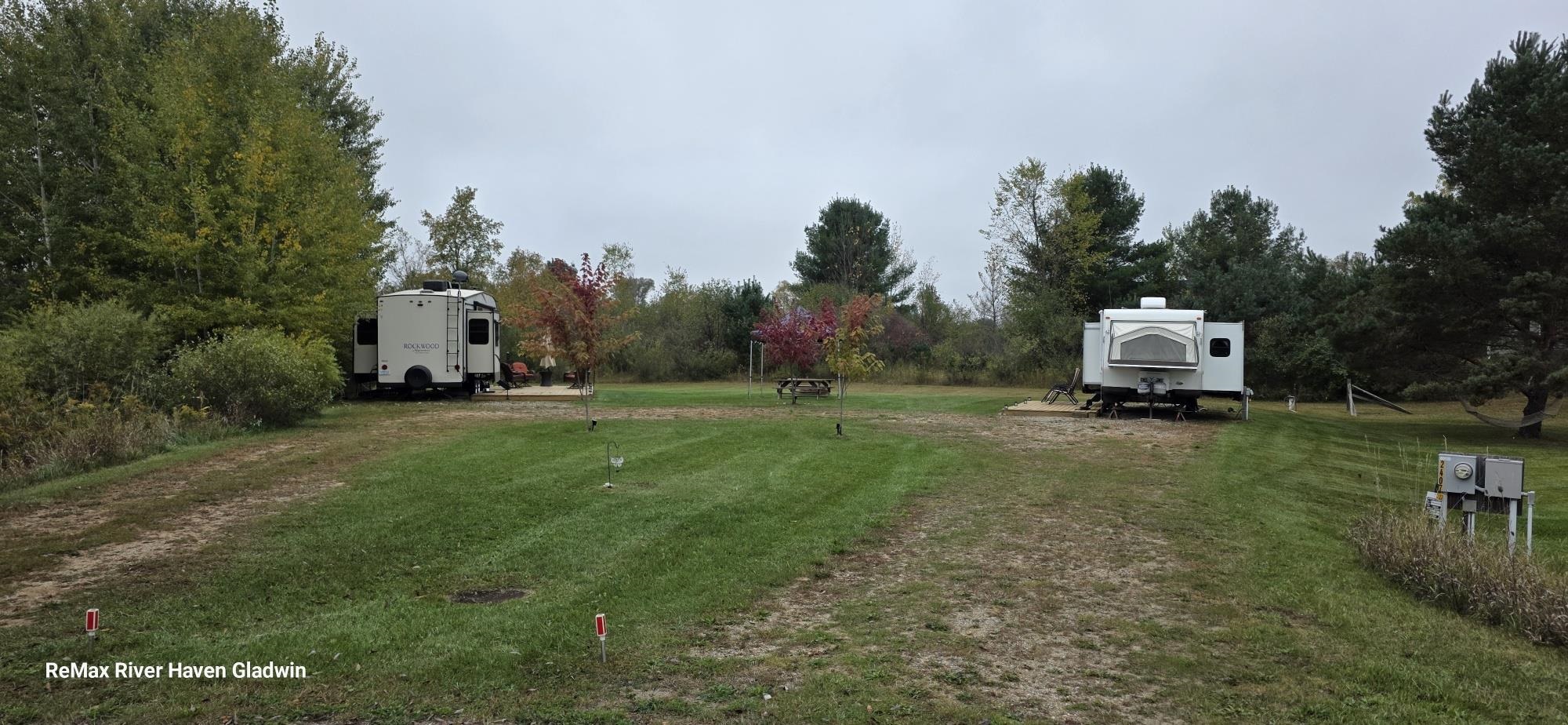 2407 Rothbury Court Property Photo 3
