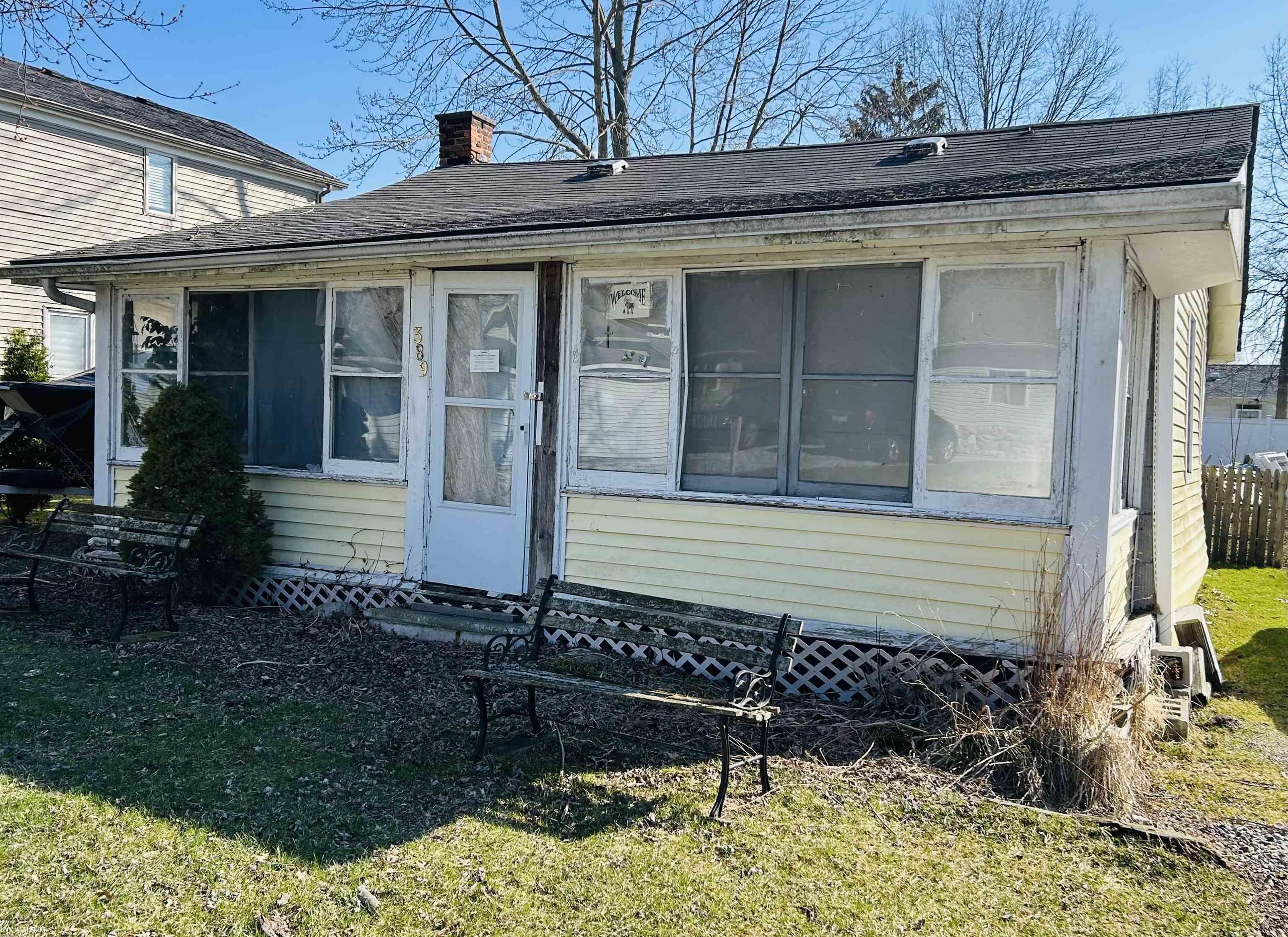 389 S Parkway Drive Property Photo 1