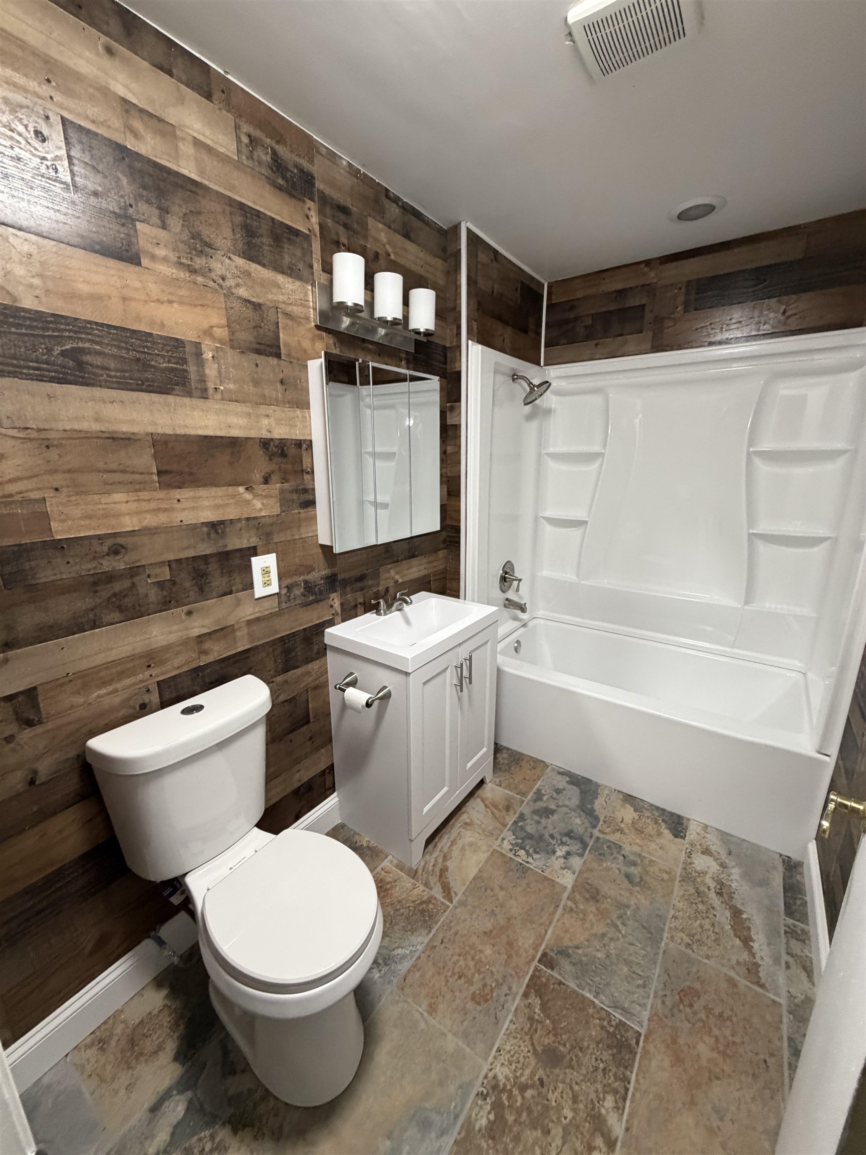 3713 Briarwood Drive Property Photo 10