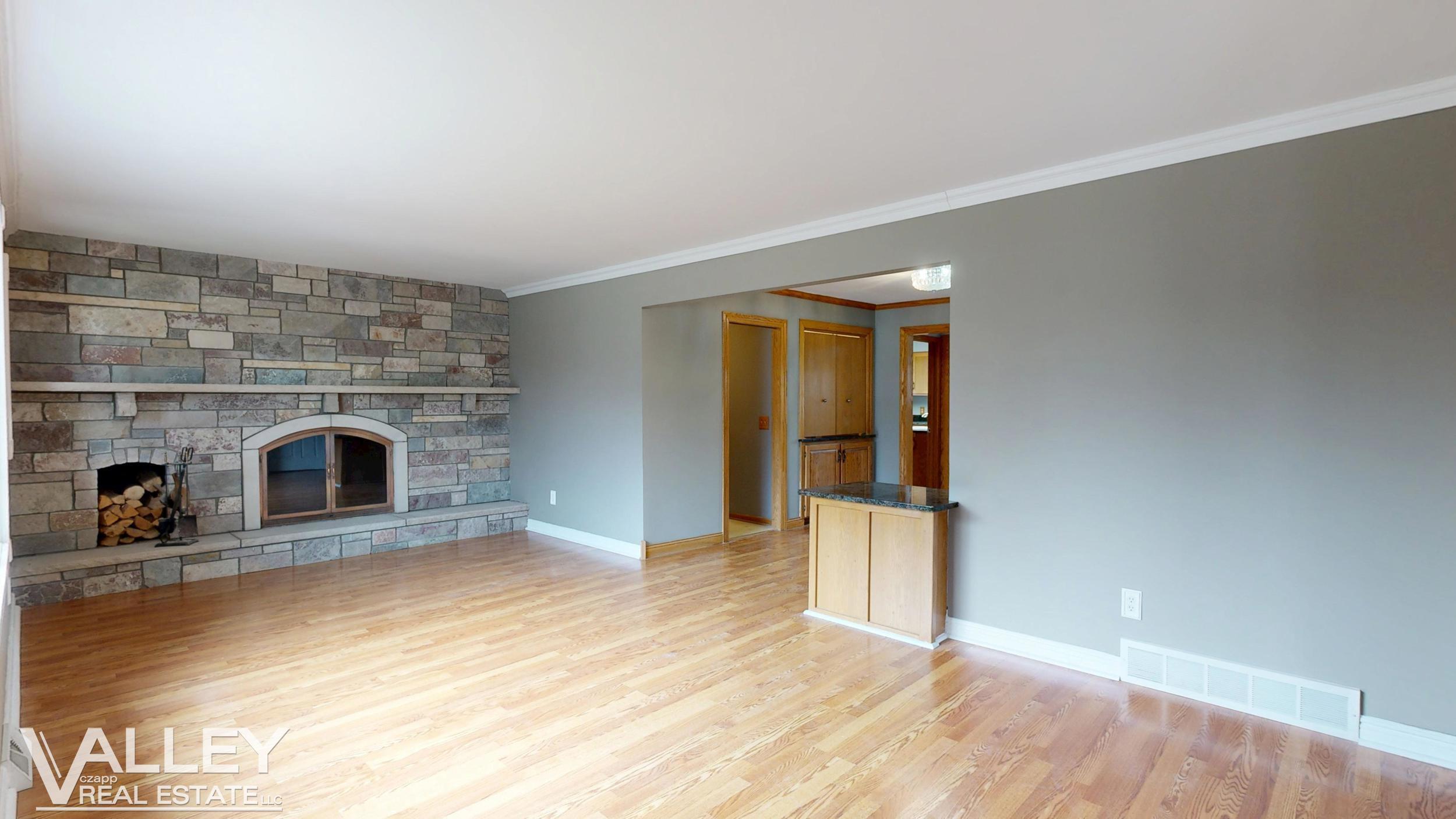 5320 N Nottingham Drive Property Photo 3
