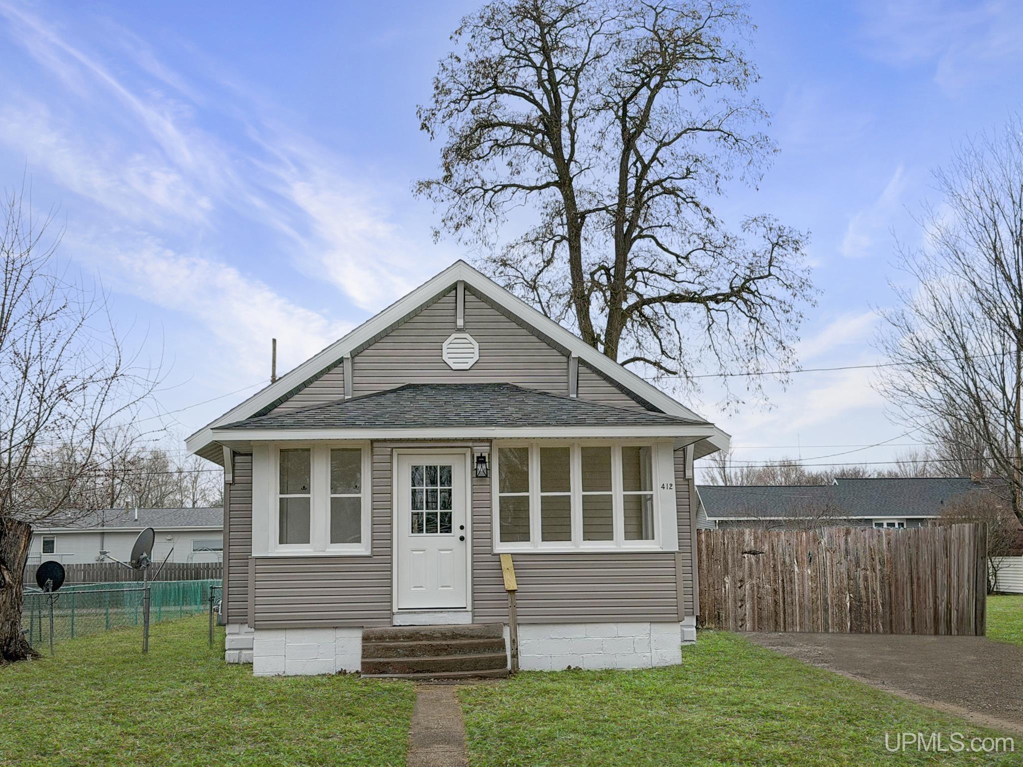 412 Case Street Property Photo 1