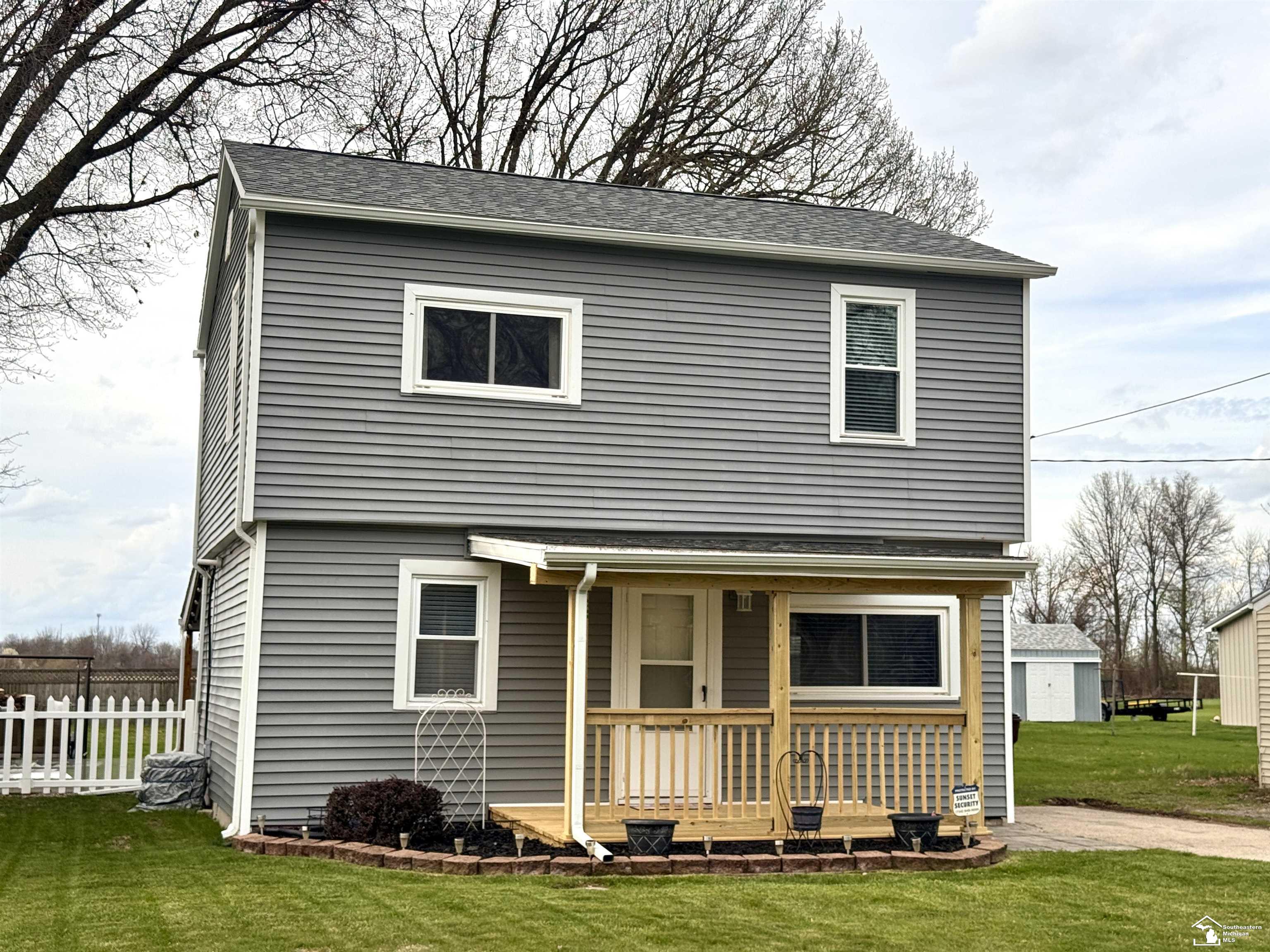 1100 Watson Boulevard Property Photo 1