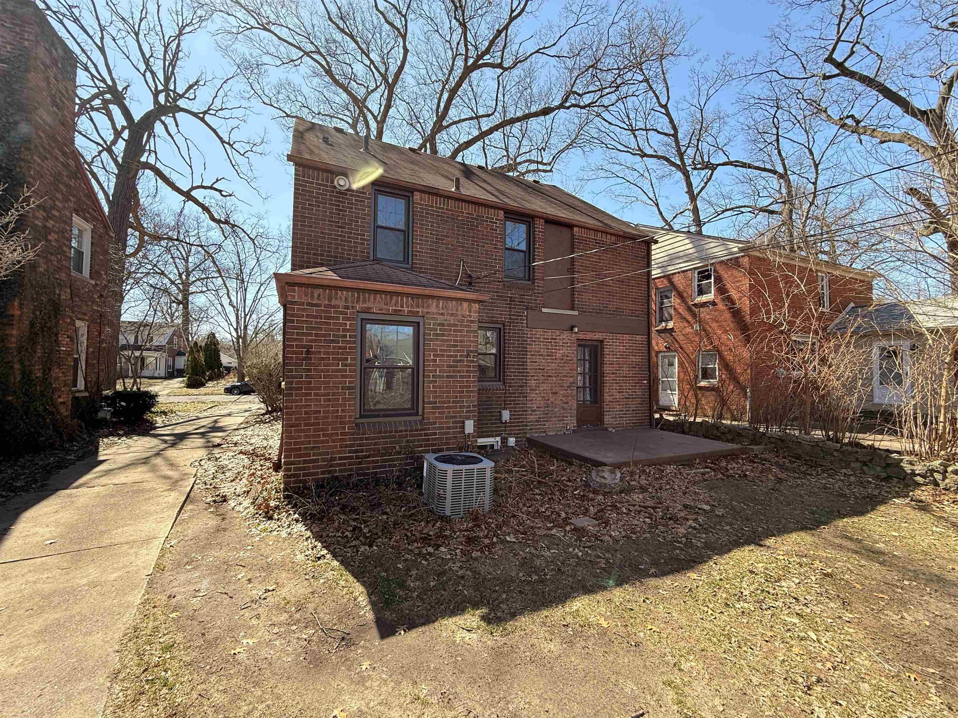 2554 Woodstock Drive Property Photo 4