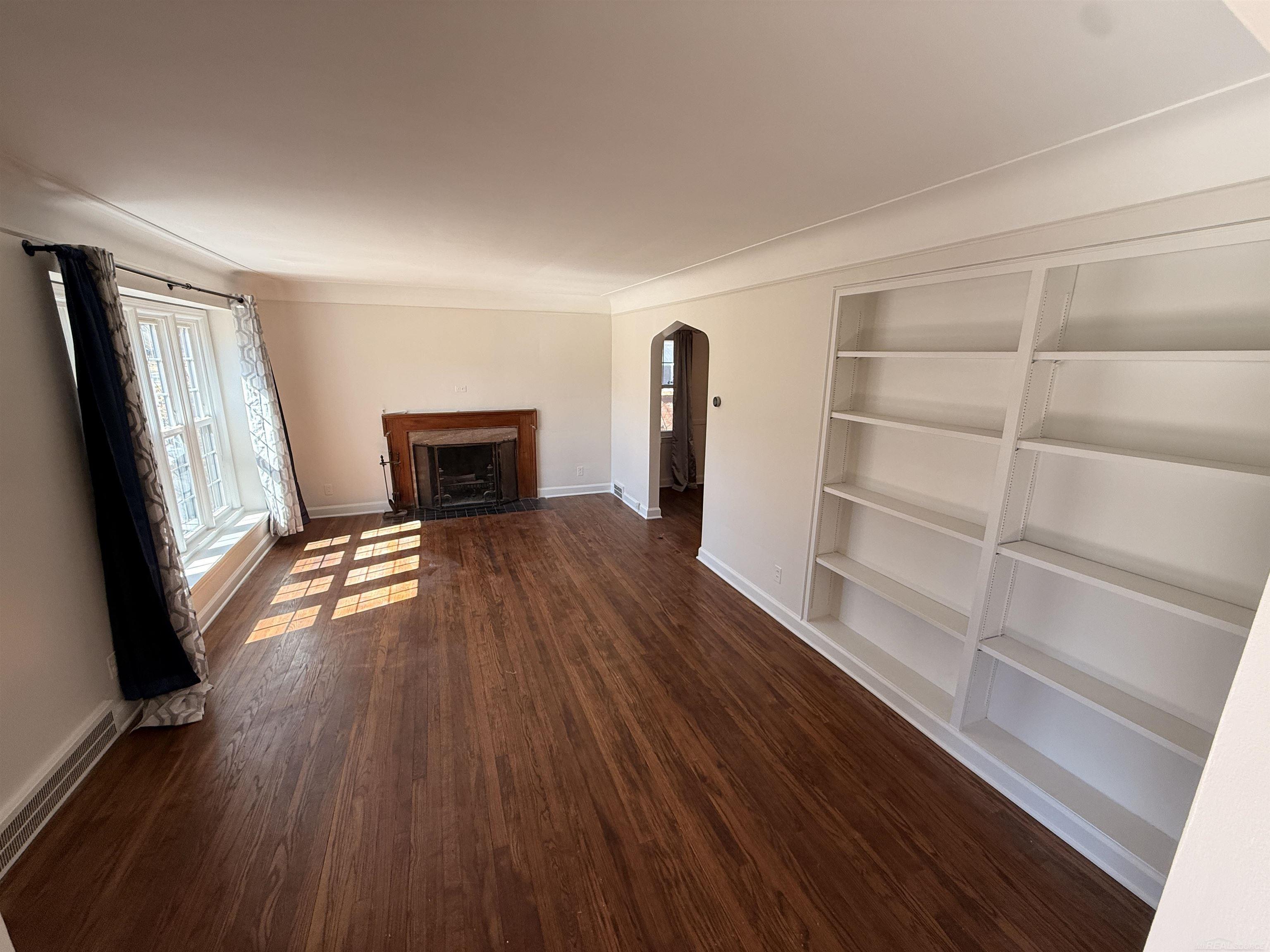 2554 Woodstock Drive Property Photo 8