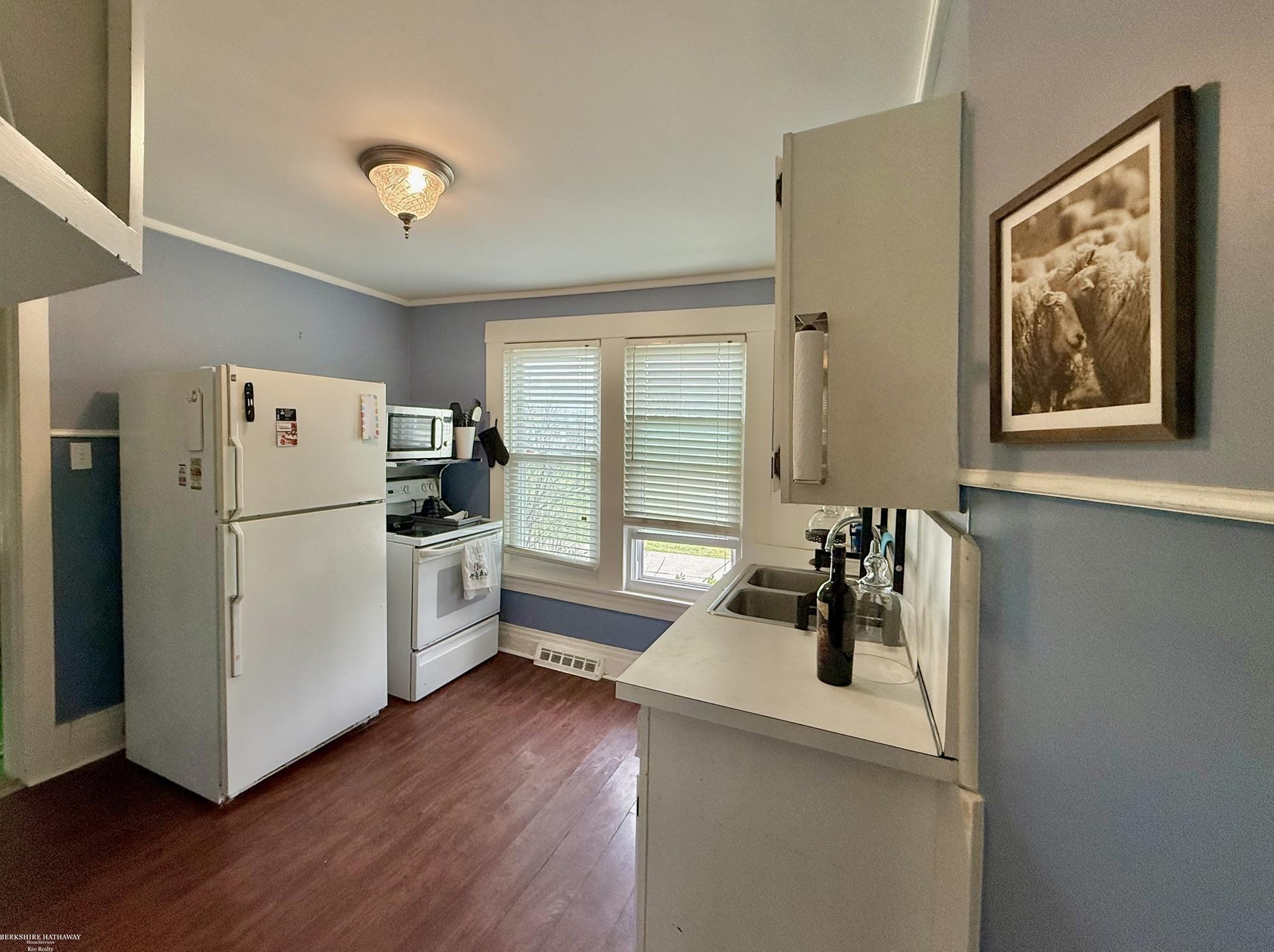 22203 Masonic Boulevard Property Photo 10