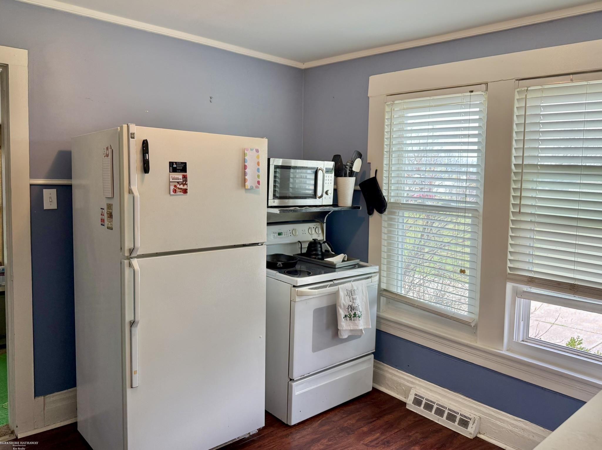 22203 Masonic Boulevard Property Photo 11