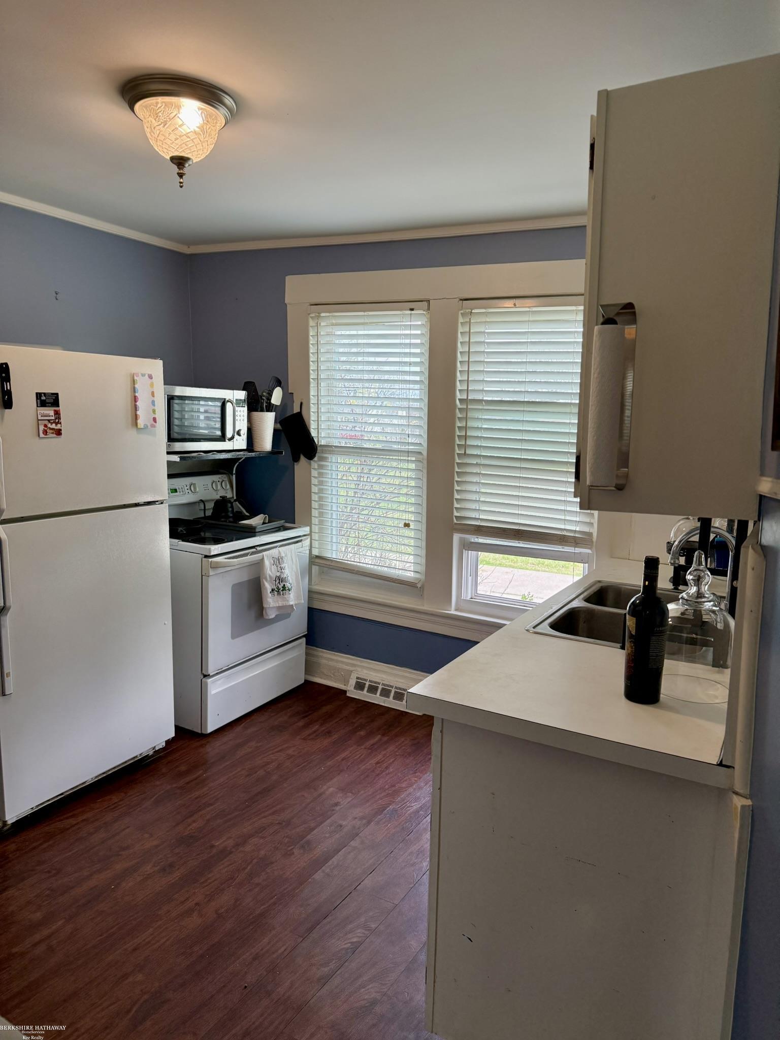 22203 Masonic Boulevard Property Photo 14