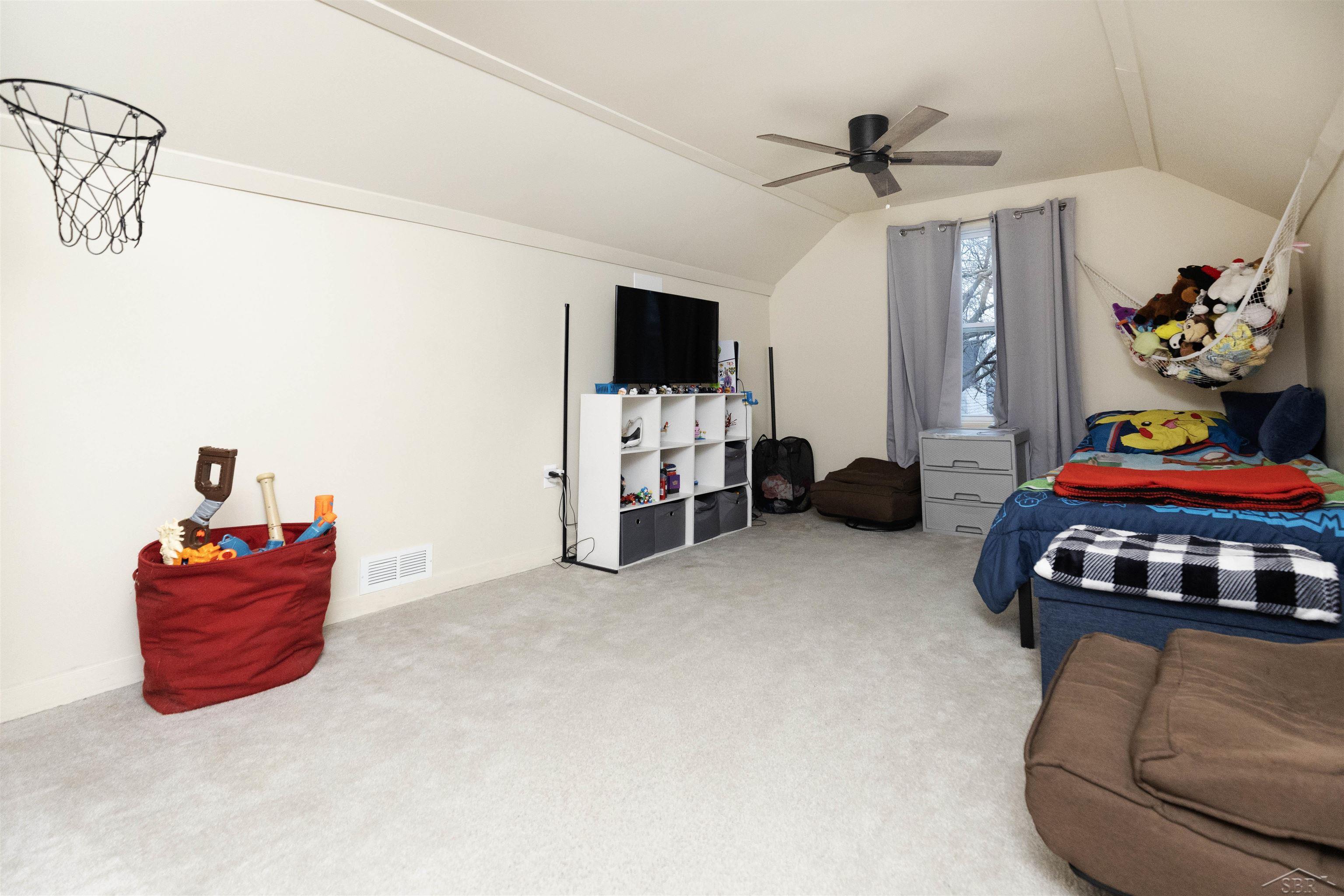 110 N Madison Avenue Property Photo 16