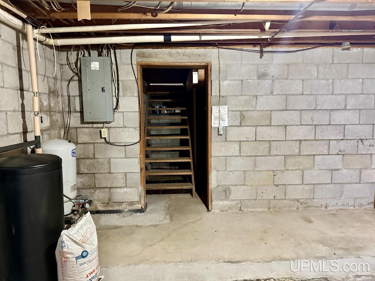 N19297 N B-1 Road Property Photo 28