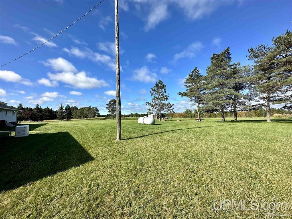 N19297 N B-1 Road Property Photo 36