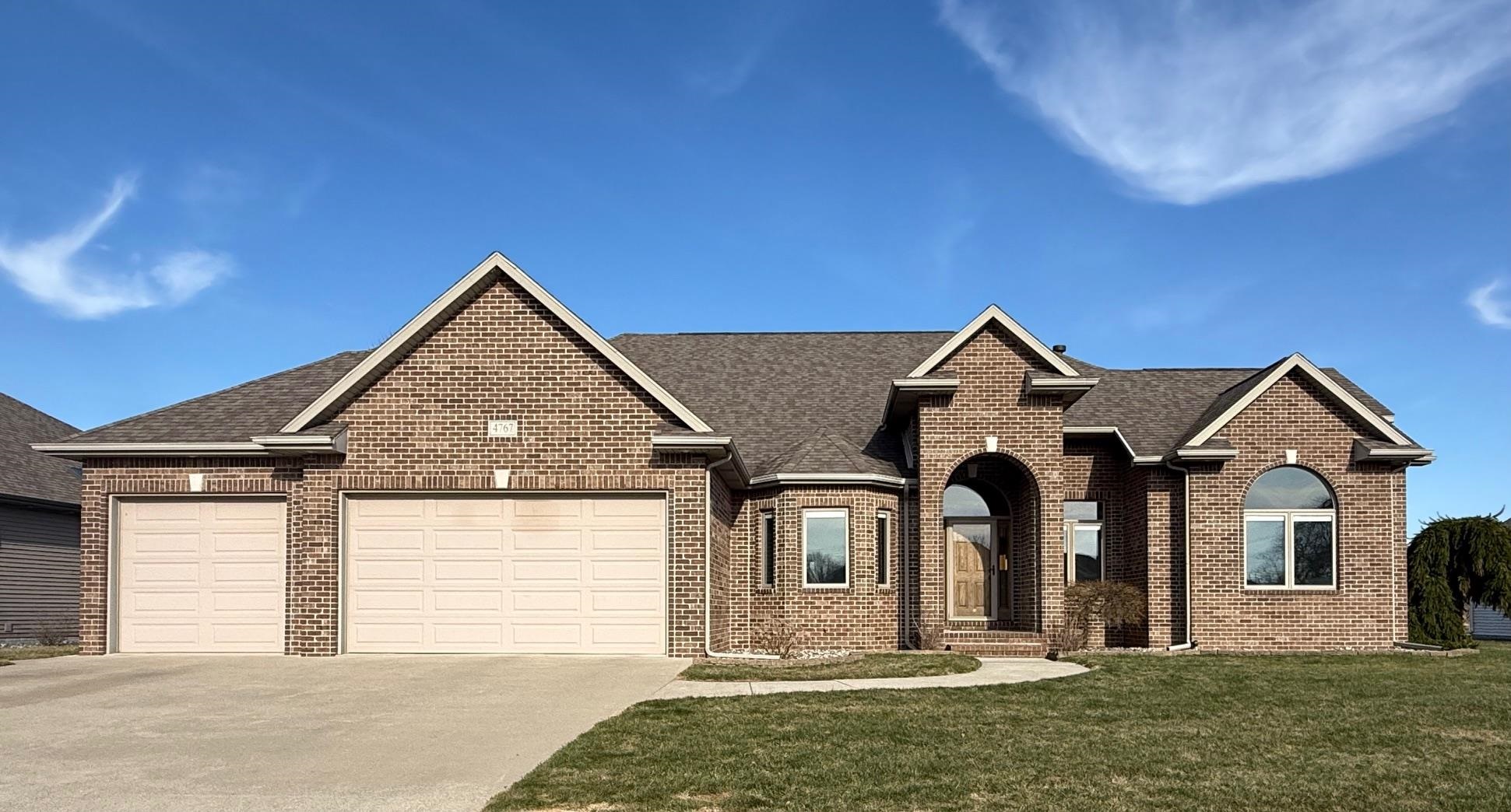 4767 Pine View Court Property Photo 1