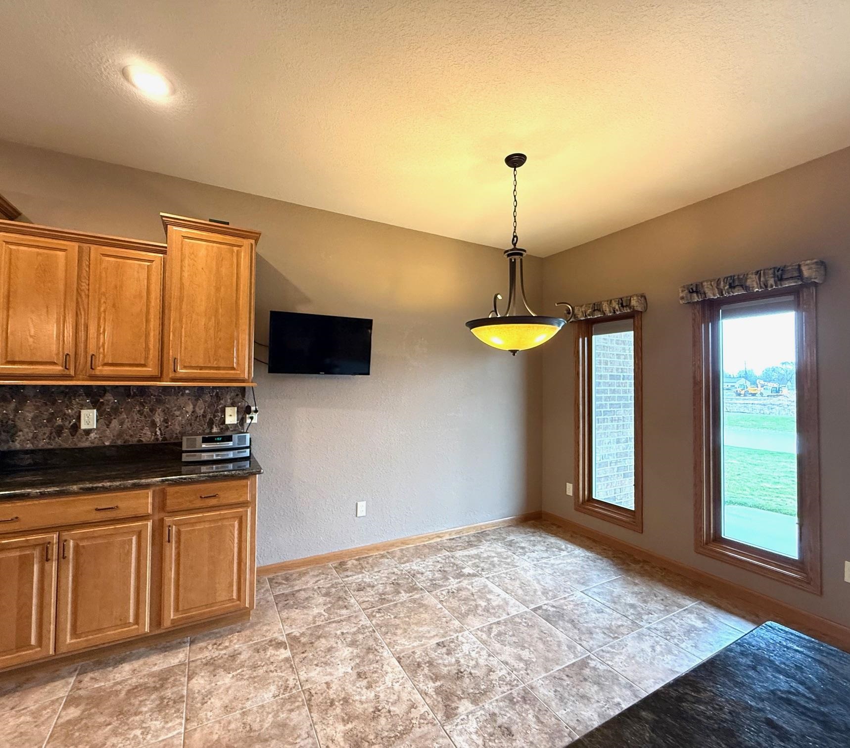 4767 Pine View Court Property Photo 7