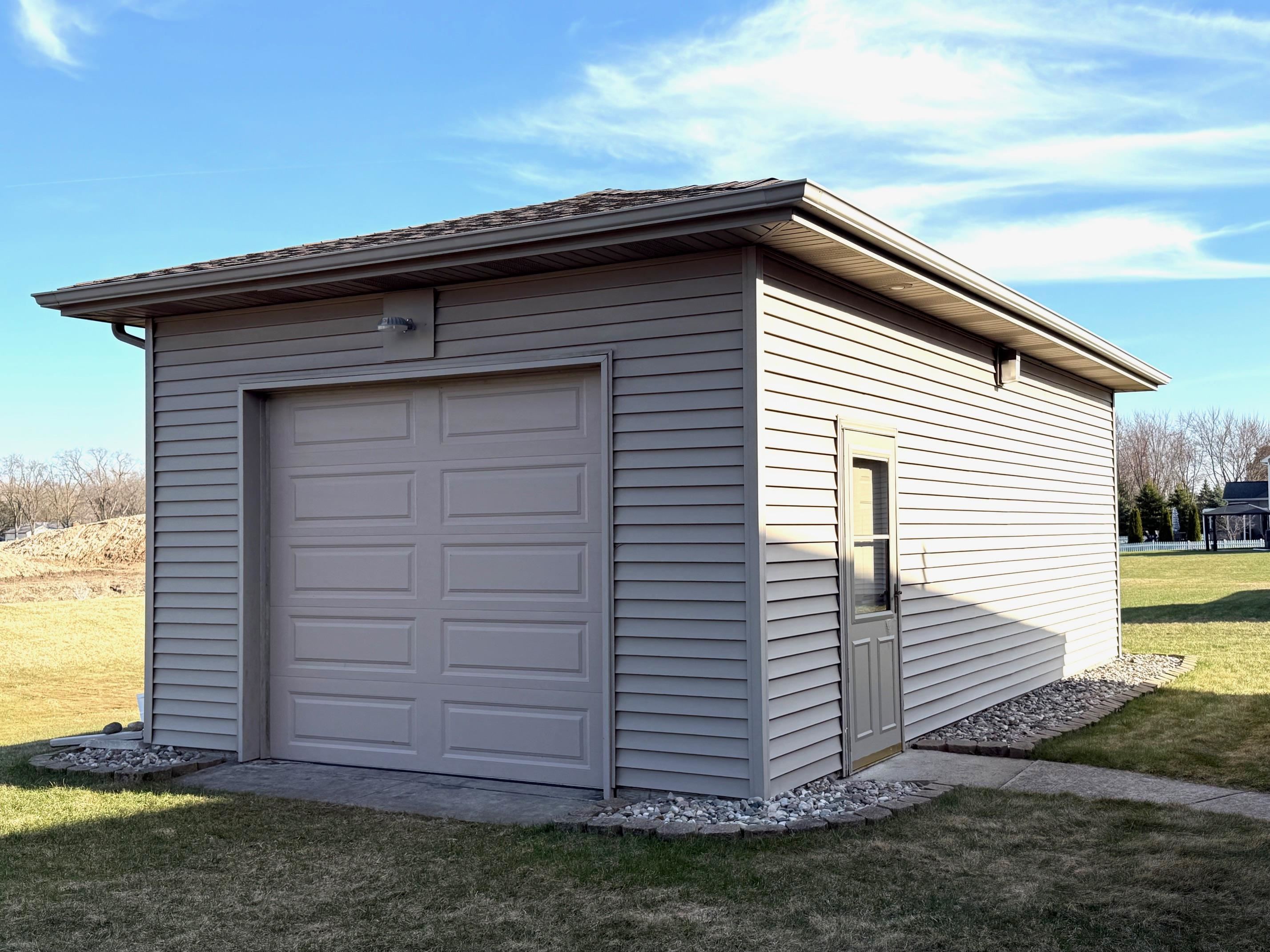 4767 Pine View Court Property Photo 33