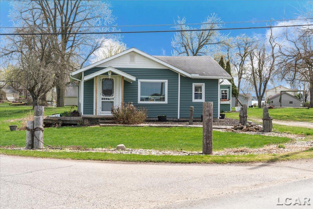3193 Round Lake Highway
