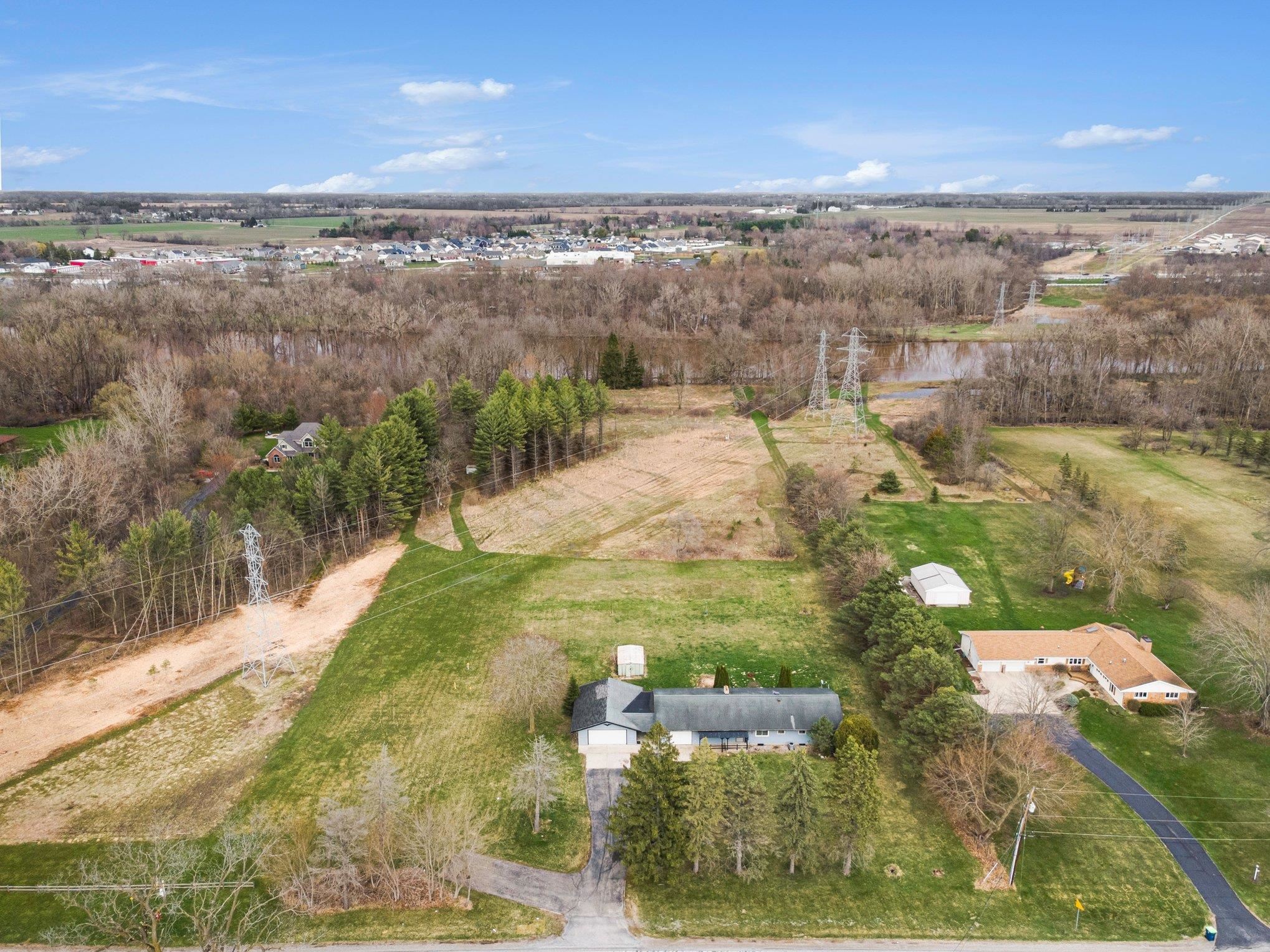 5454 N River Road Property Photo 2