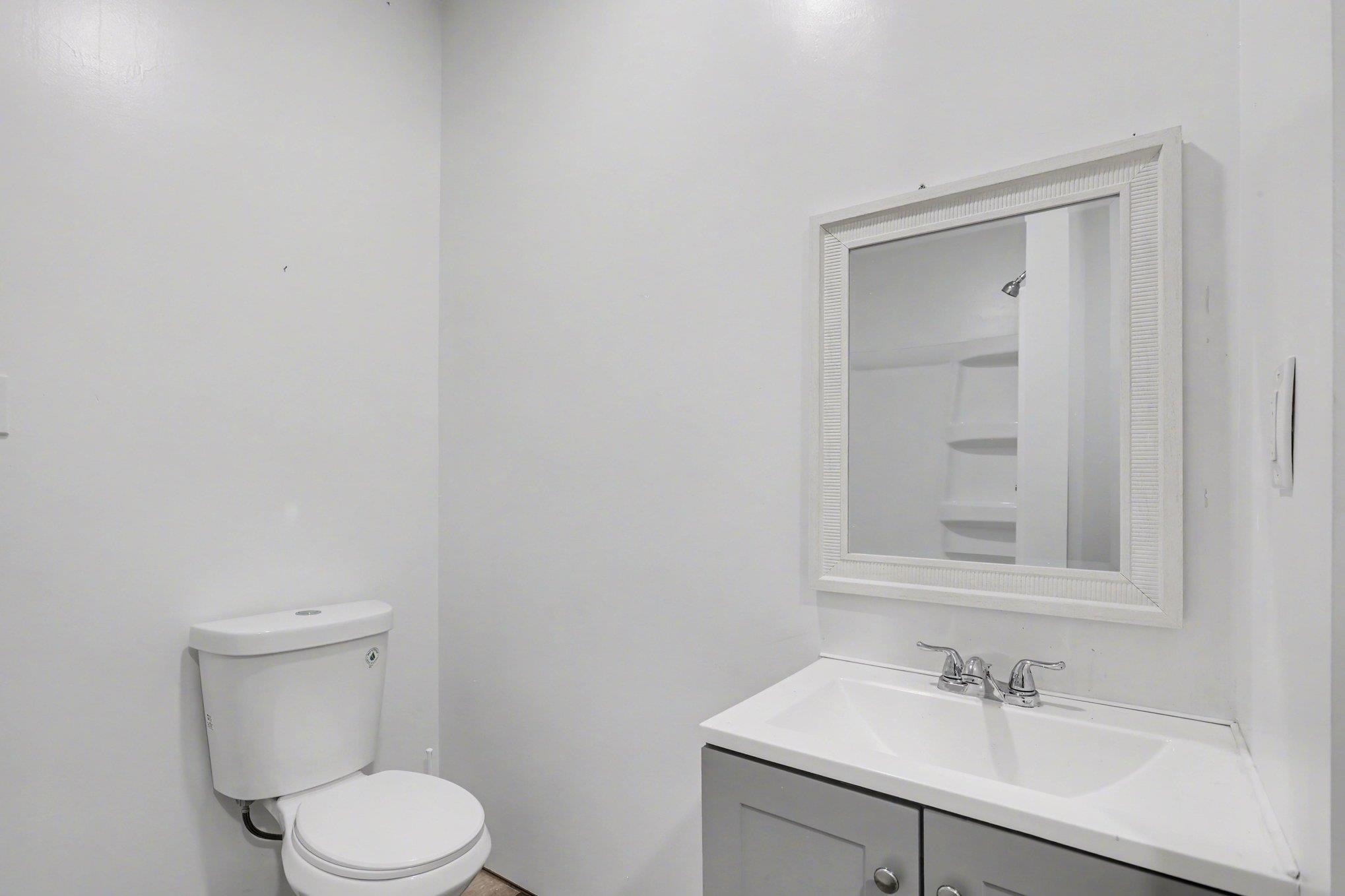 5454 N River Road Property Photo 22
