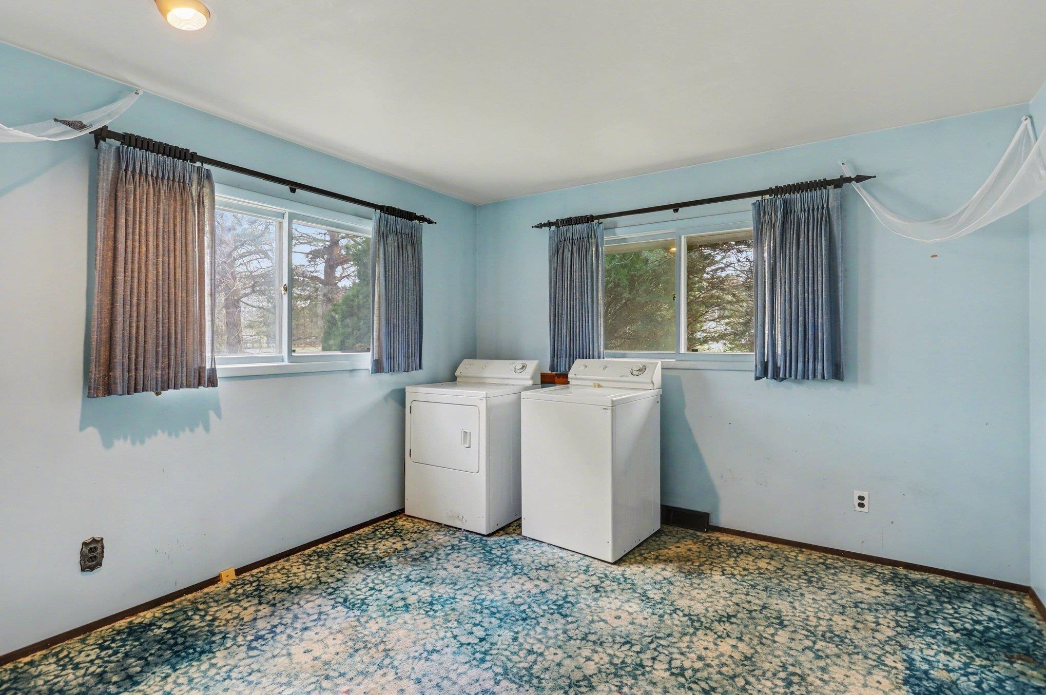 5454 N River Road Property Photo 25