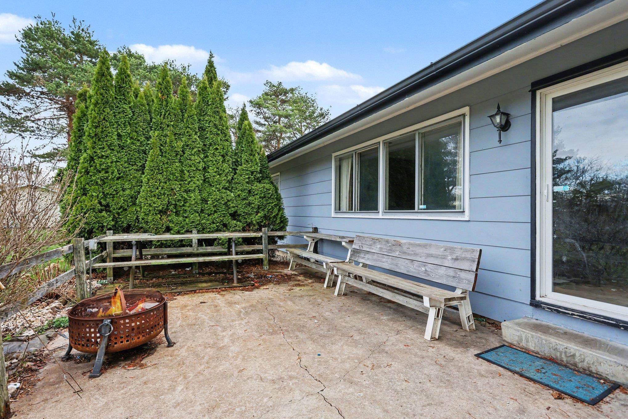 5454 N River Road Property Photo 27