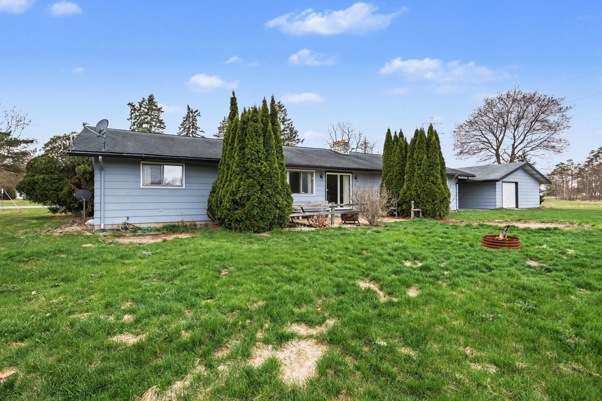 5454 N River Road Property Photo 29