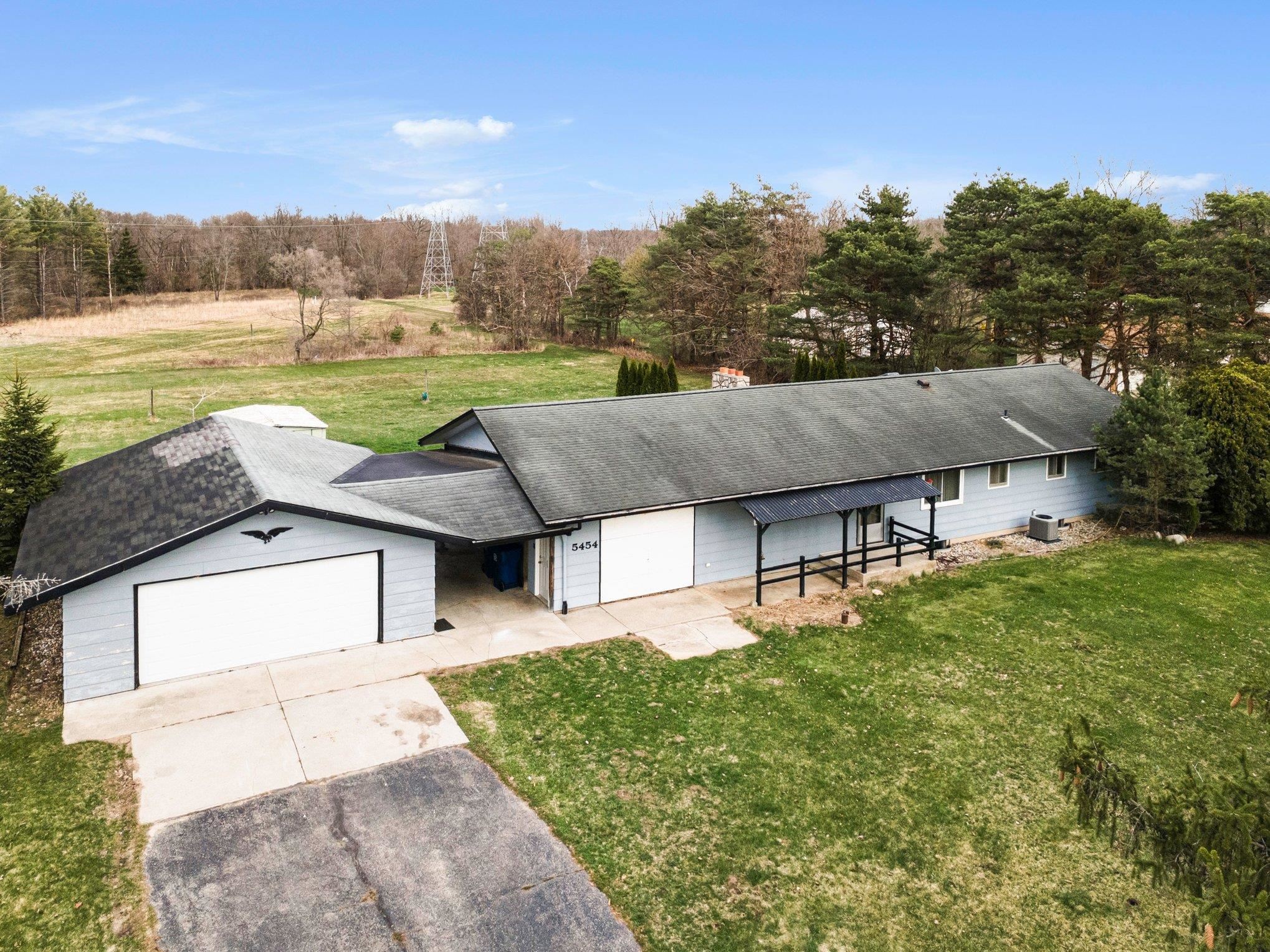 5454 N River Road Property Photo 32