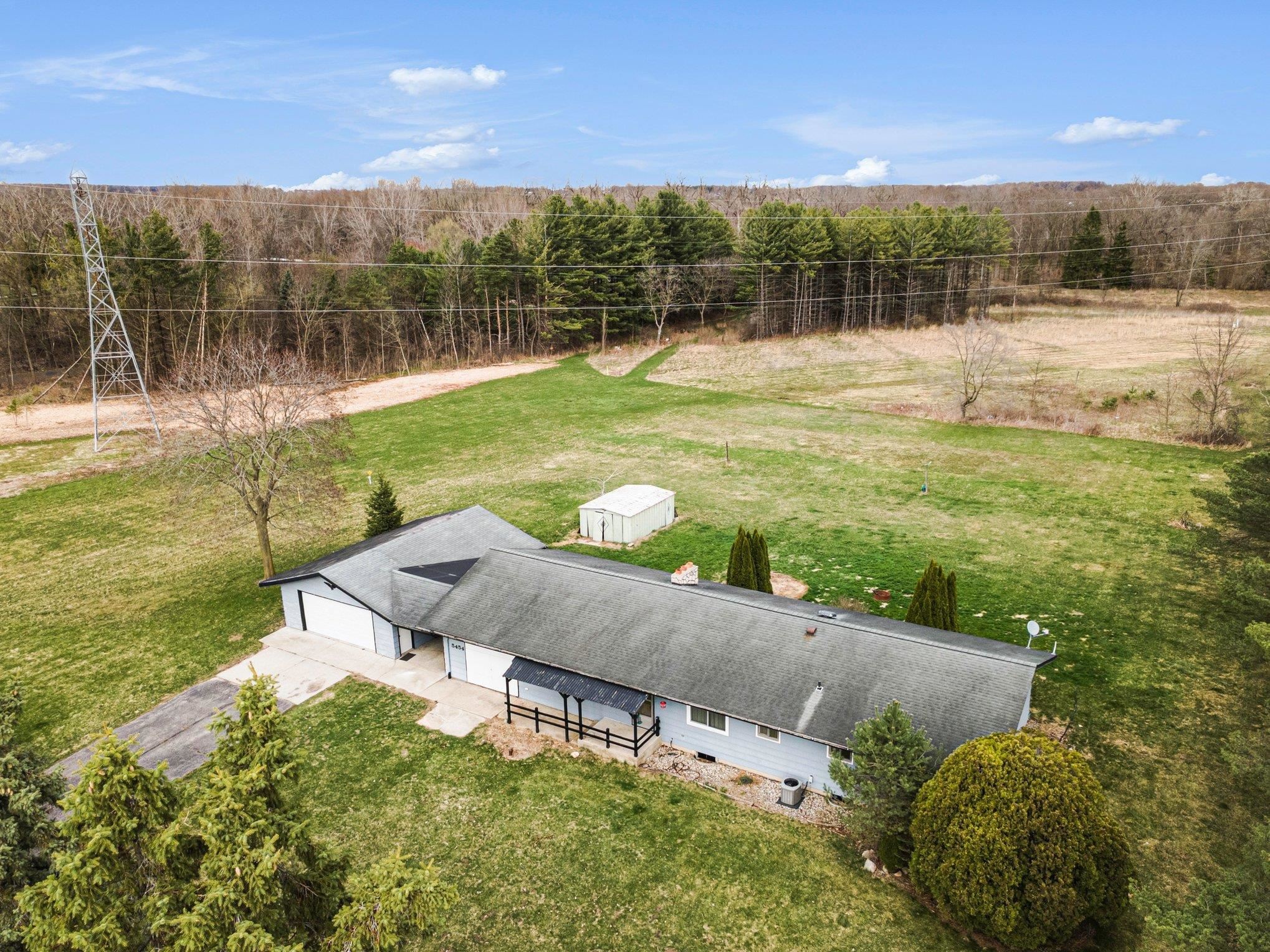 5454 N River Road Property Photo 33