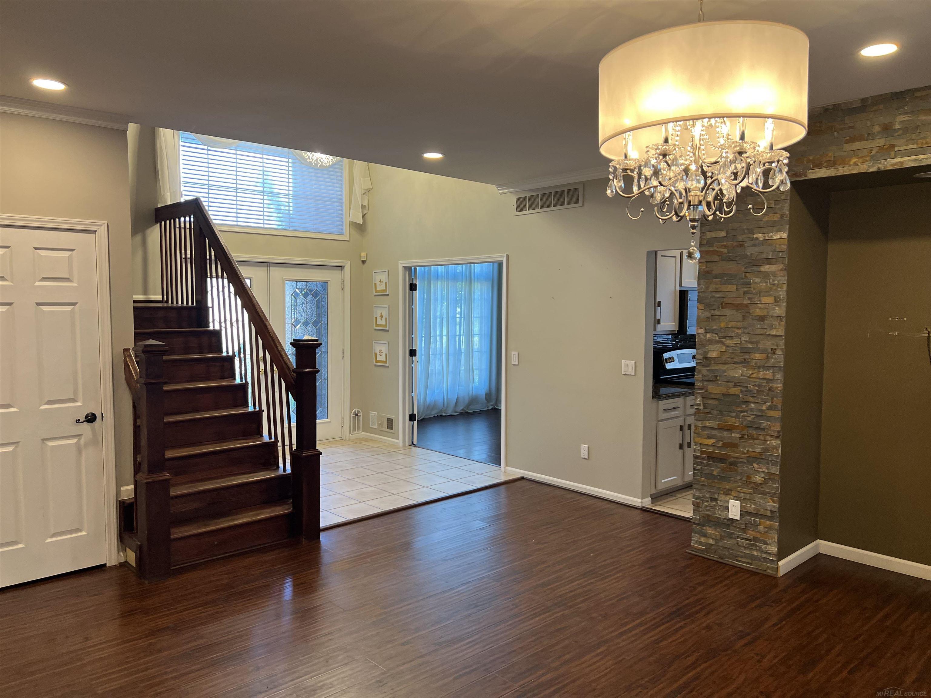 52934 Westcreek Drive Property Photo 8