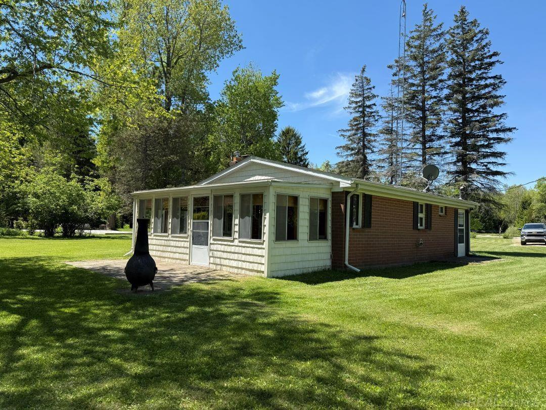 5806 N Lakeshore Road