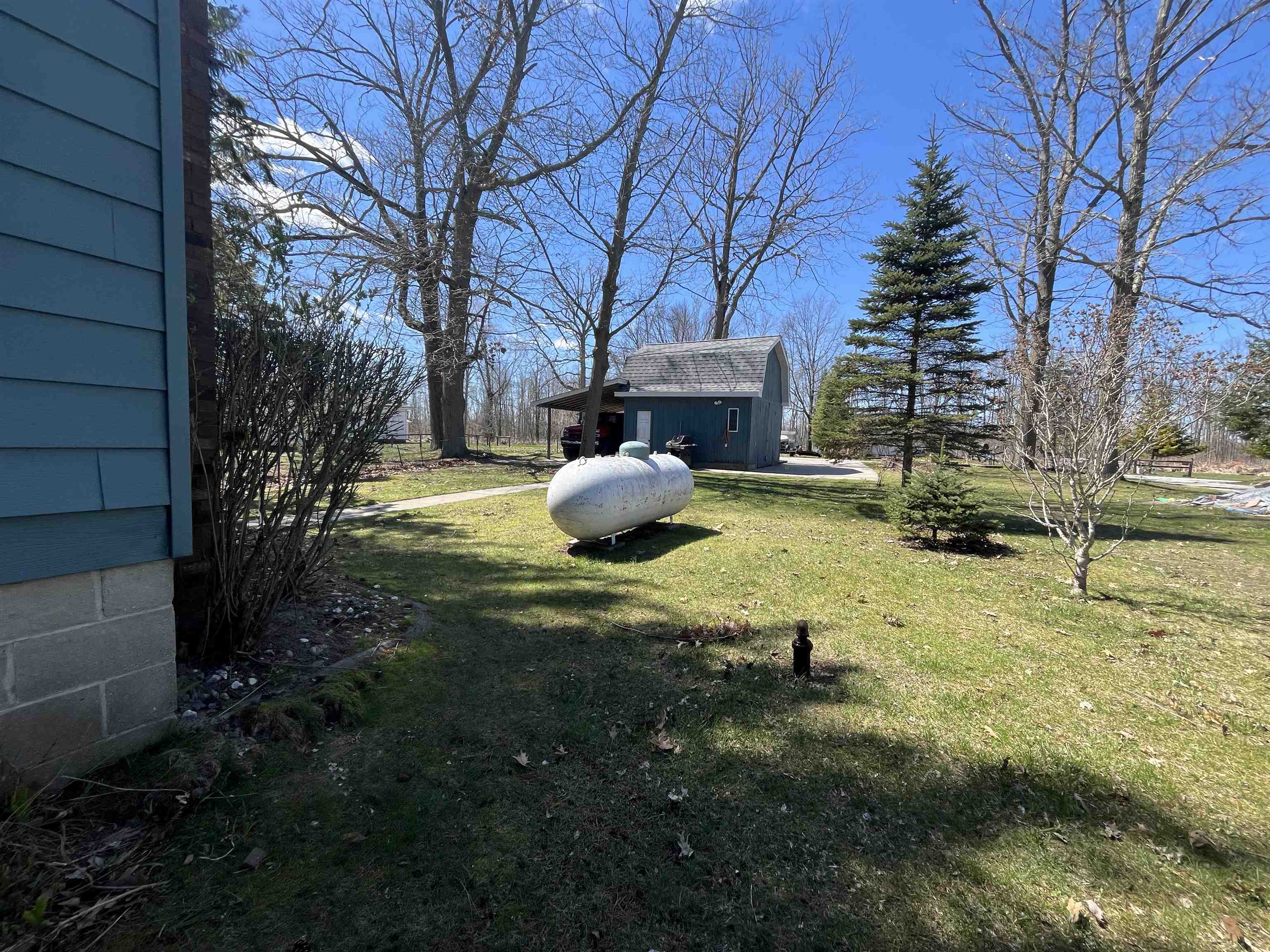 2406 Oak Road Property Photo 5