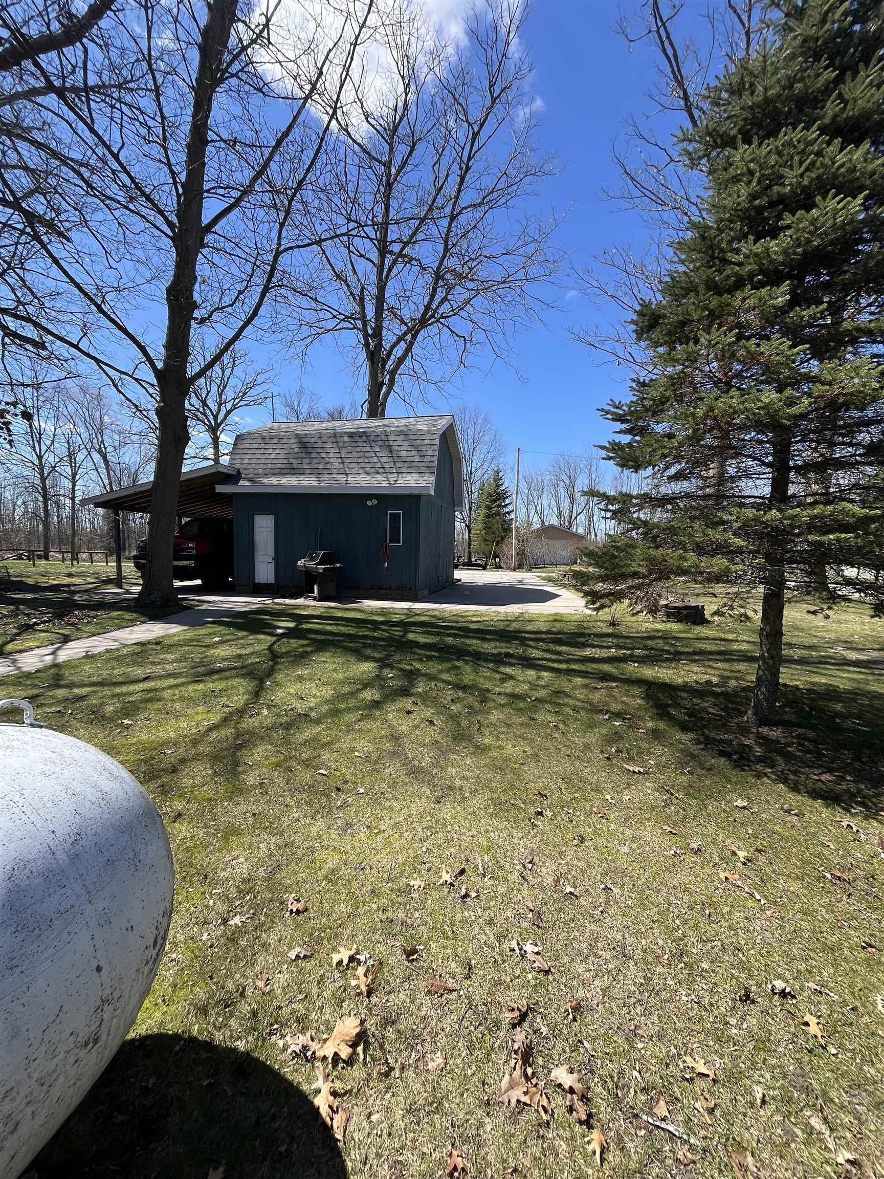 2406 Oak Road Property Photo 11