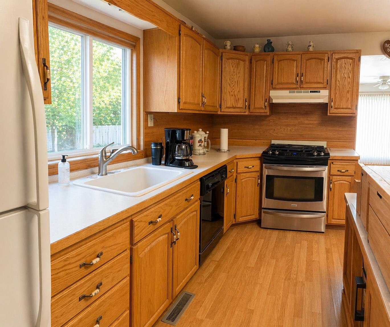 2406 Oak Road Property Photo 15