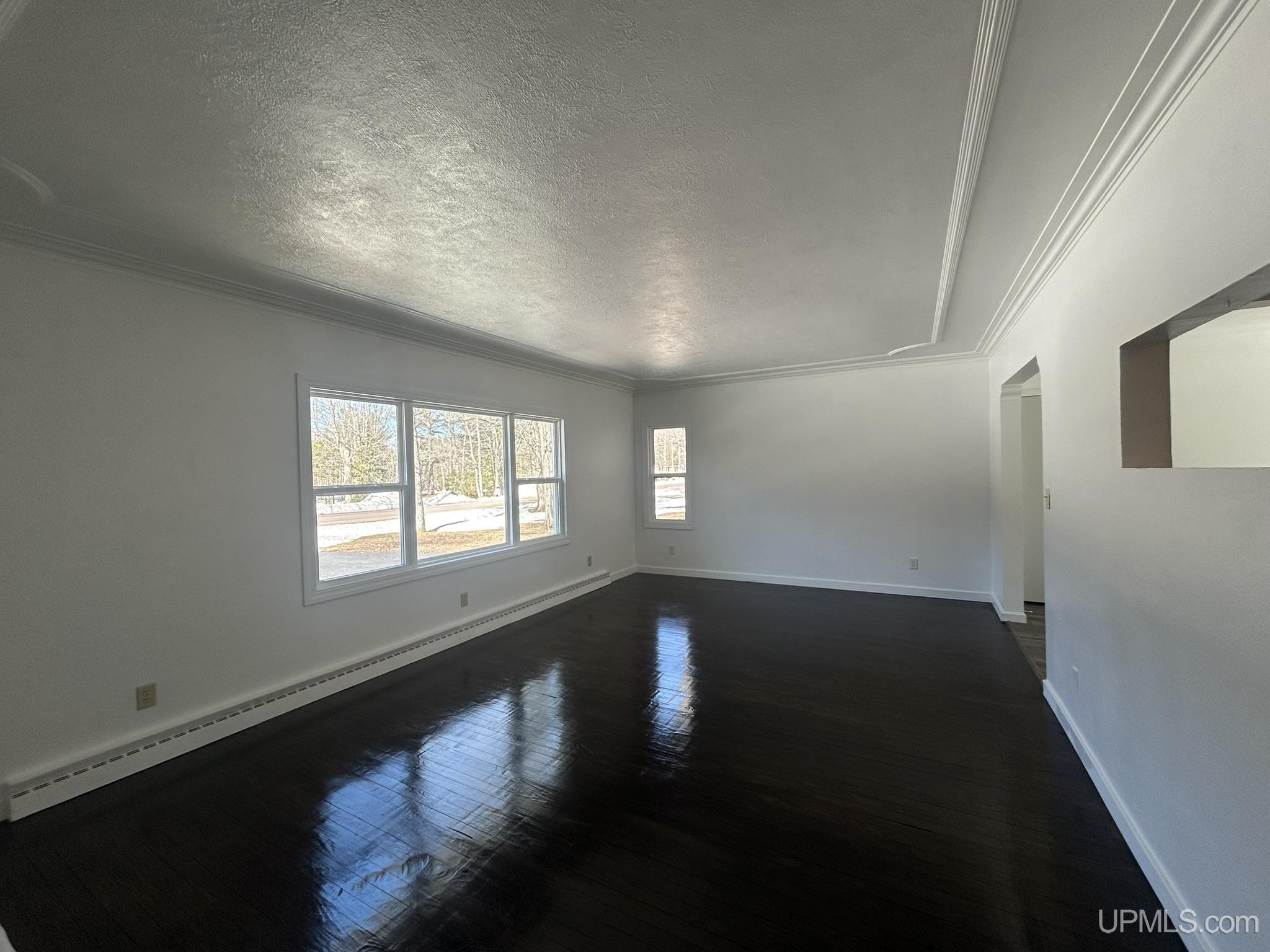 E9506 Prospect Street Property Photo 4