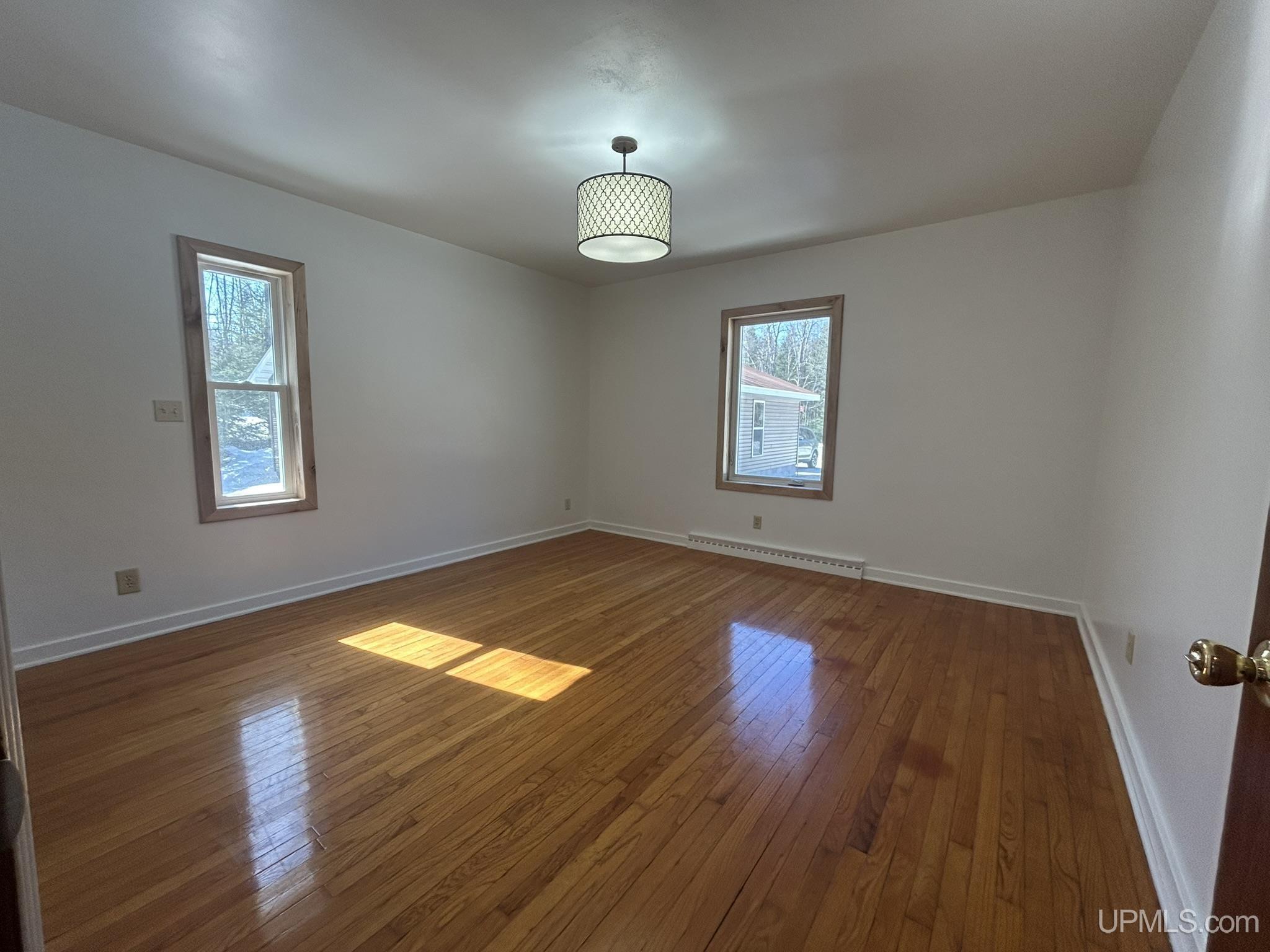 E9506 Prospect Street Property Photo 16