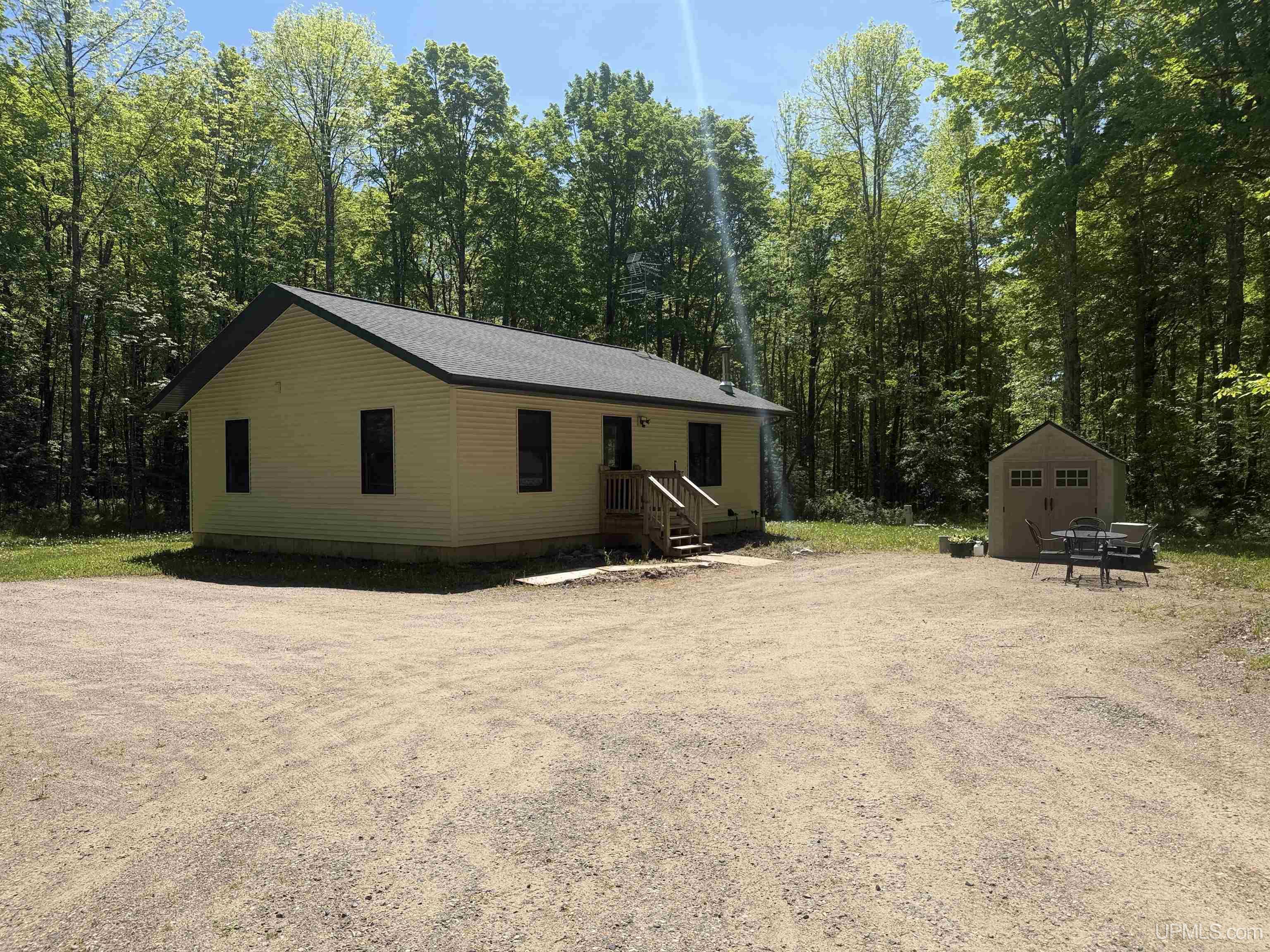 10662 139 Highway Property Photo 3