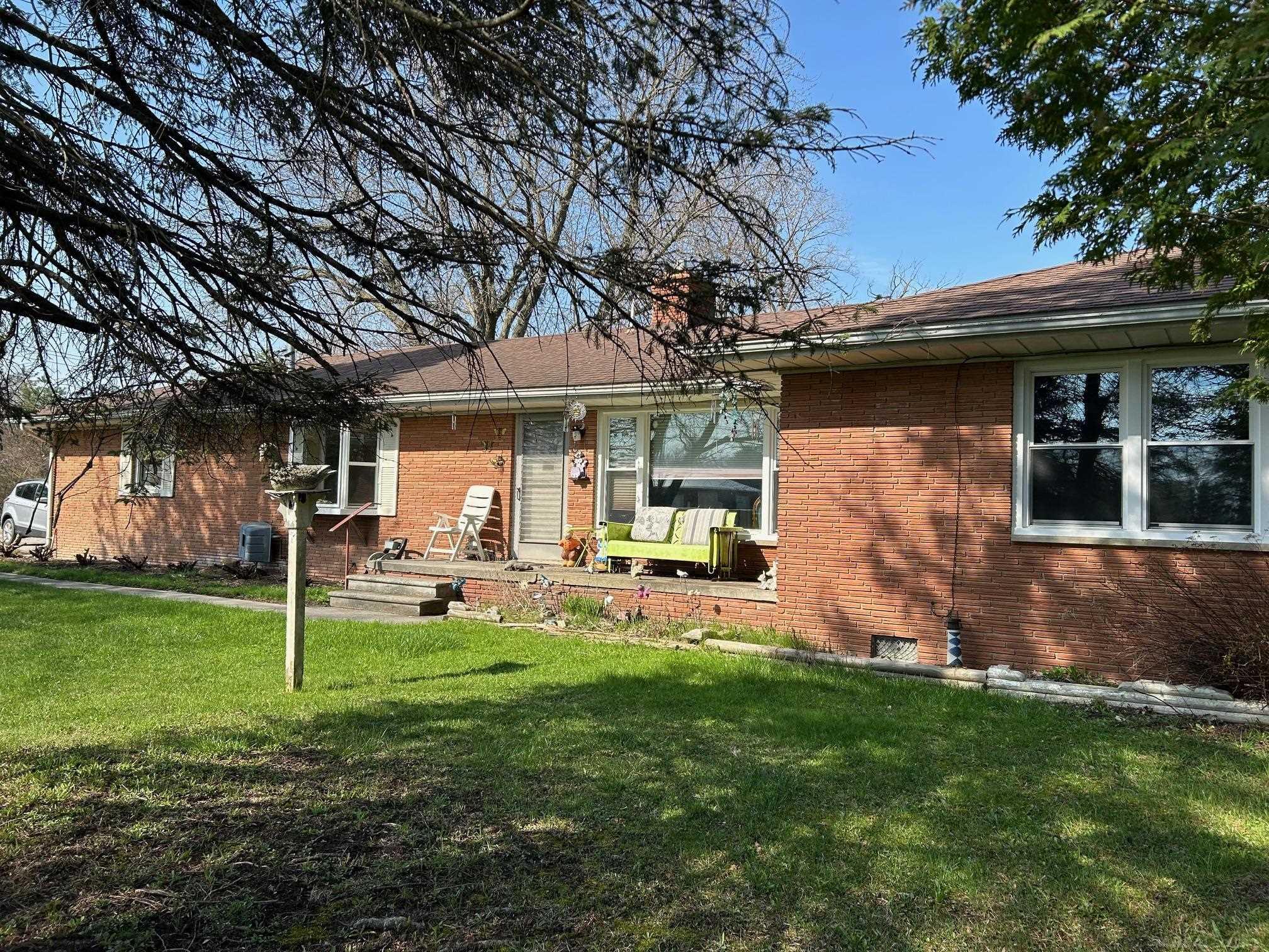 5996 Lakeshore Road Property Photo 1