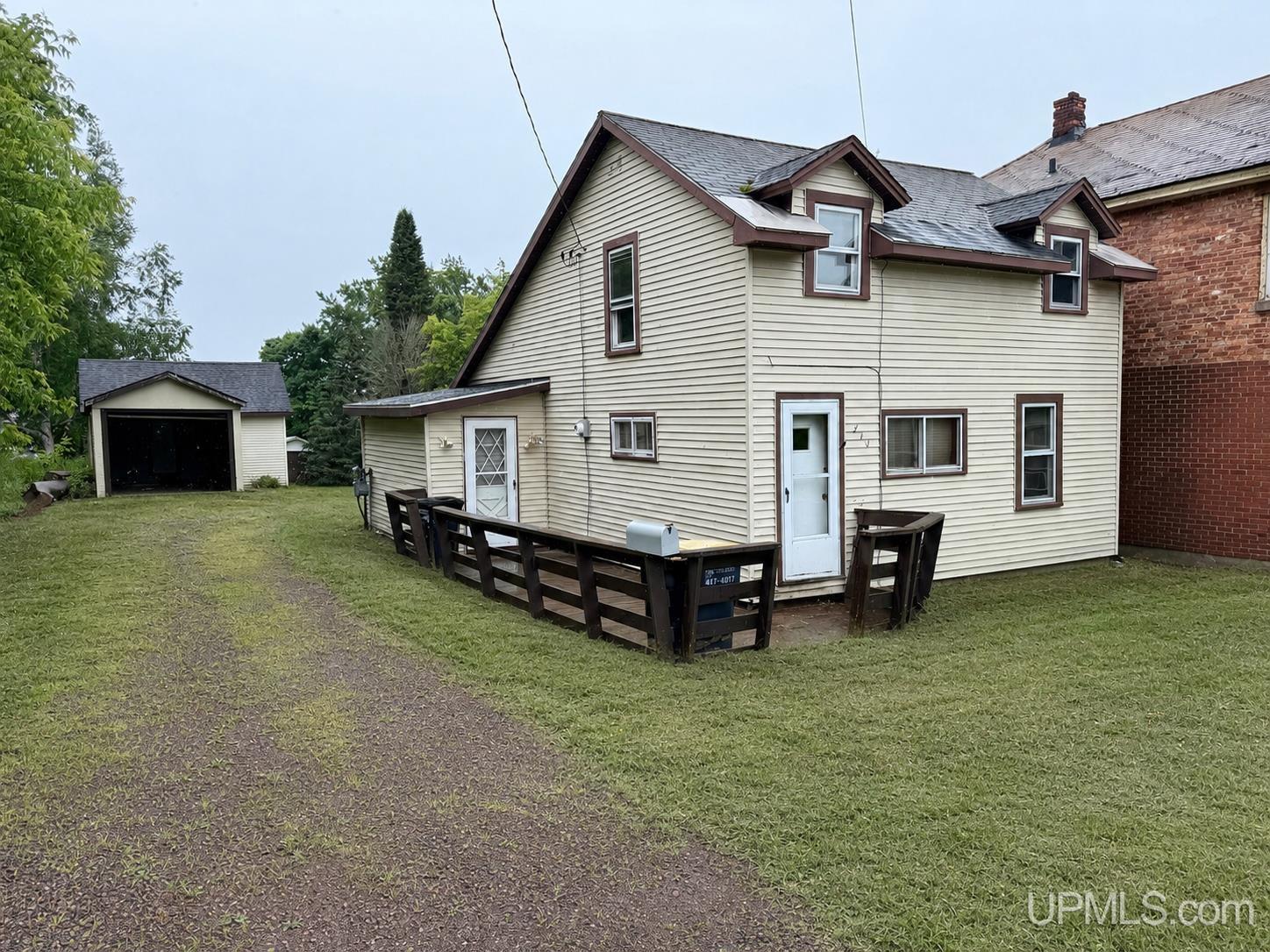 219 E Bonnie Street Property Photo 1