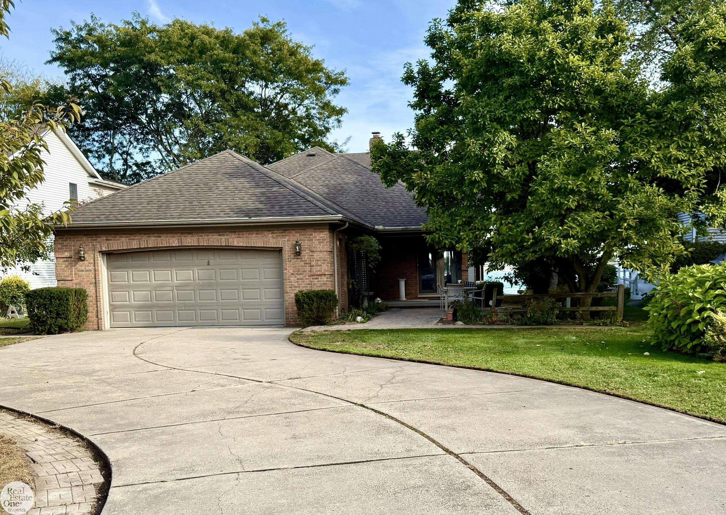 6901 River Road Property Photo 1