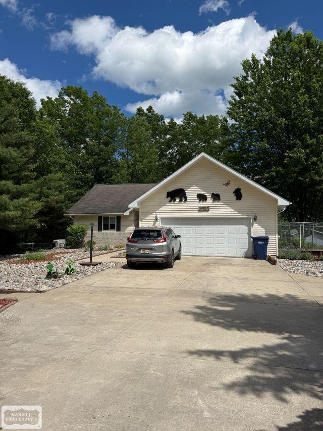 6651 Tamarack Roads Property Photo 1