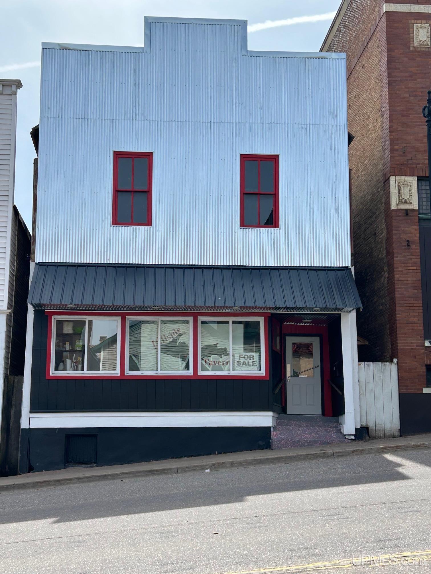 329 Superior Avenue Property Photo 1