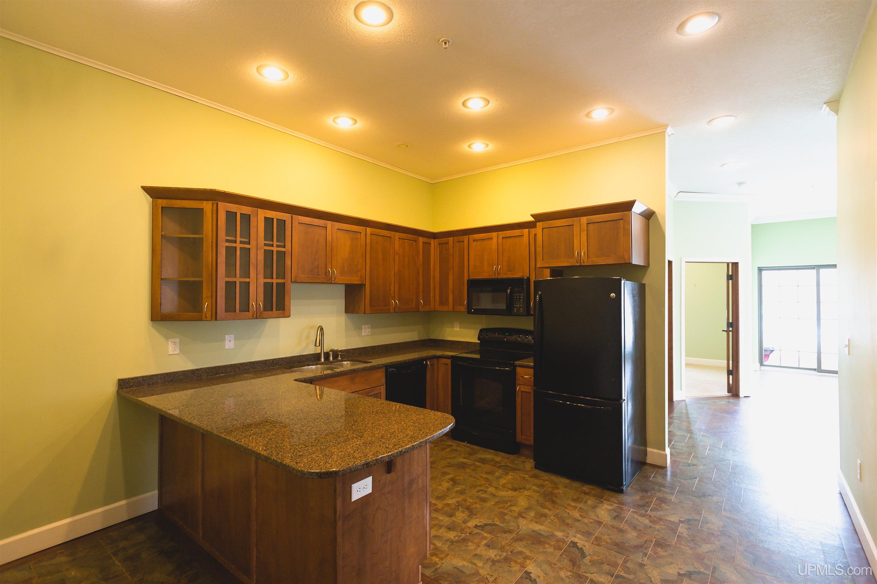 208 E Montezuma Avenue Property Photo 11